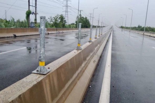 Cao toc Ben Luc - Long Thanh bi mat trom hang loat thiet bi anh 3