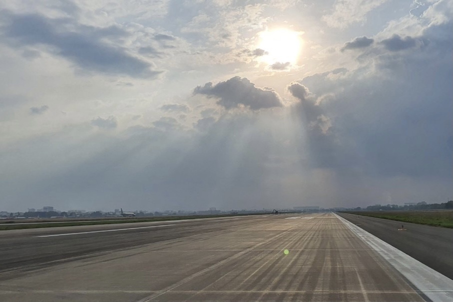 khai thác 2 đường cất hạ cánh Tân Sơn Nhất ảnh 1 khai thac 2 duong cat ha canh Tan Son Nhat anh 1