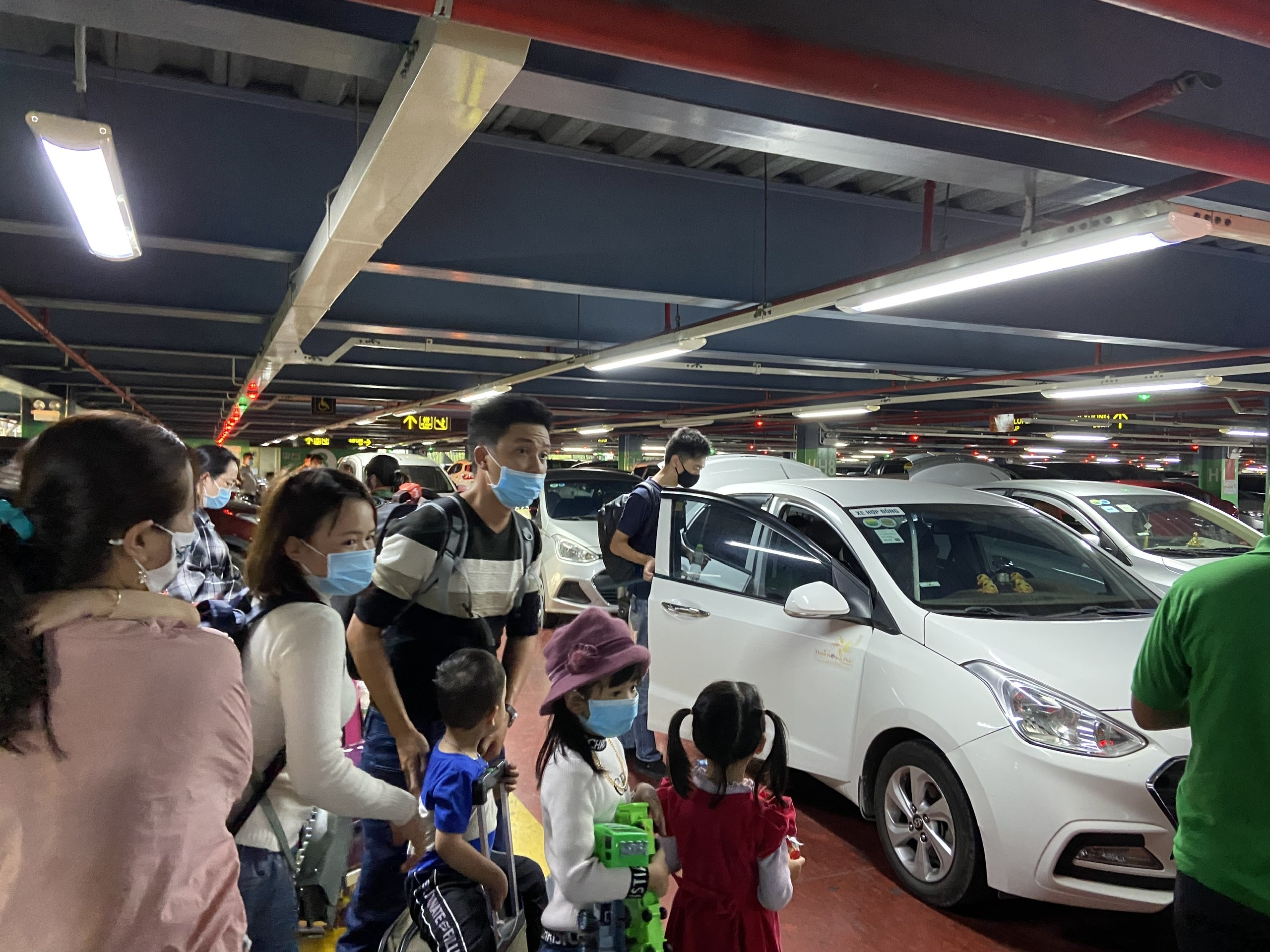 san bay Tan Son Nhat anh 4