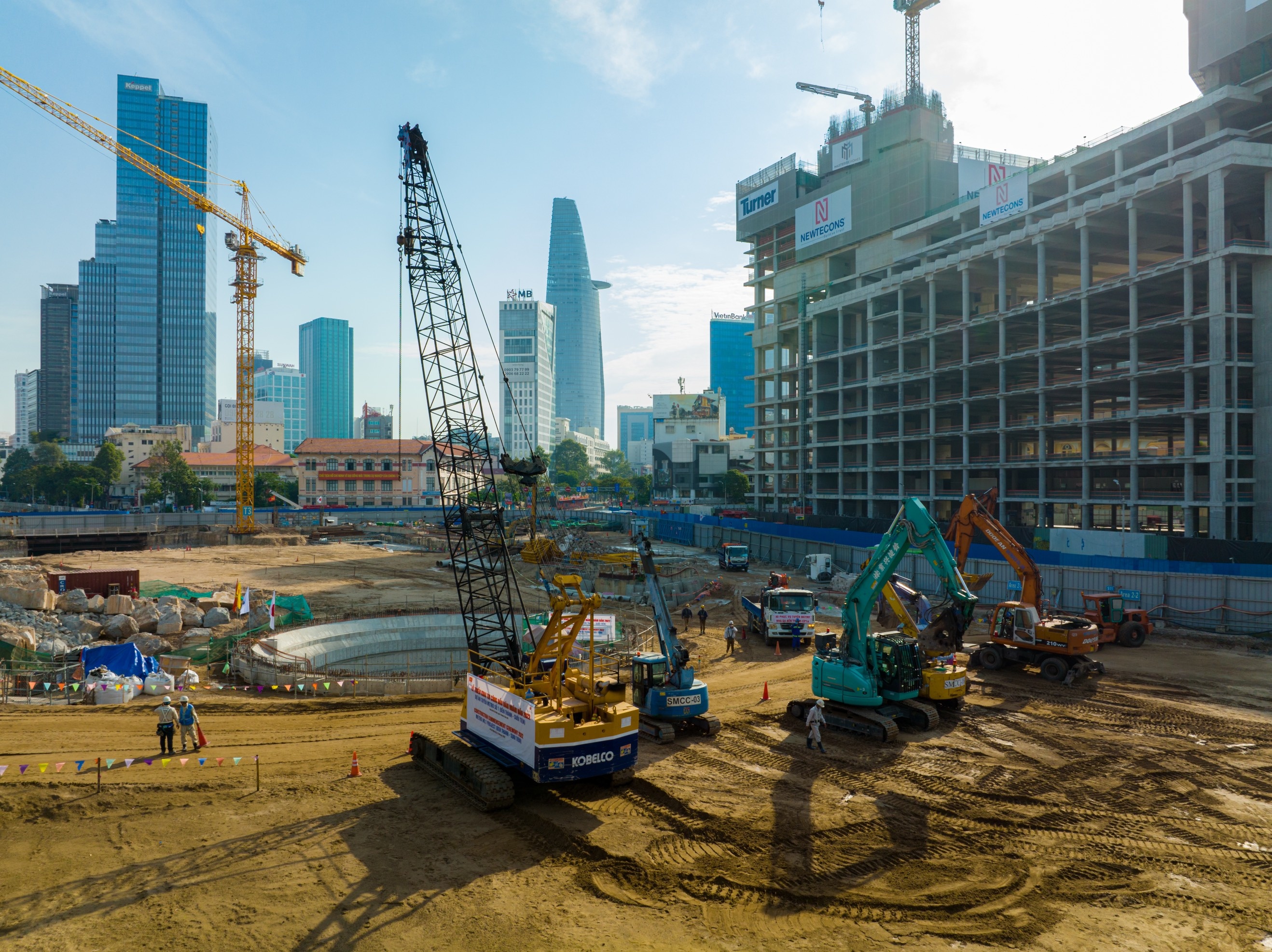 Metro so 1 tra mat bang trung tam TP.HCM truoc 30/4 anh 1