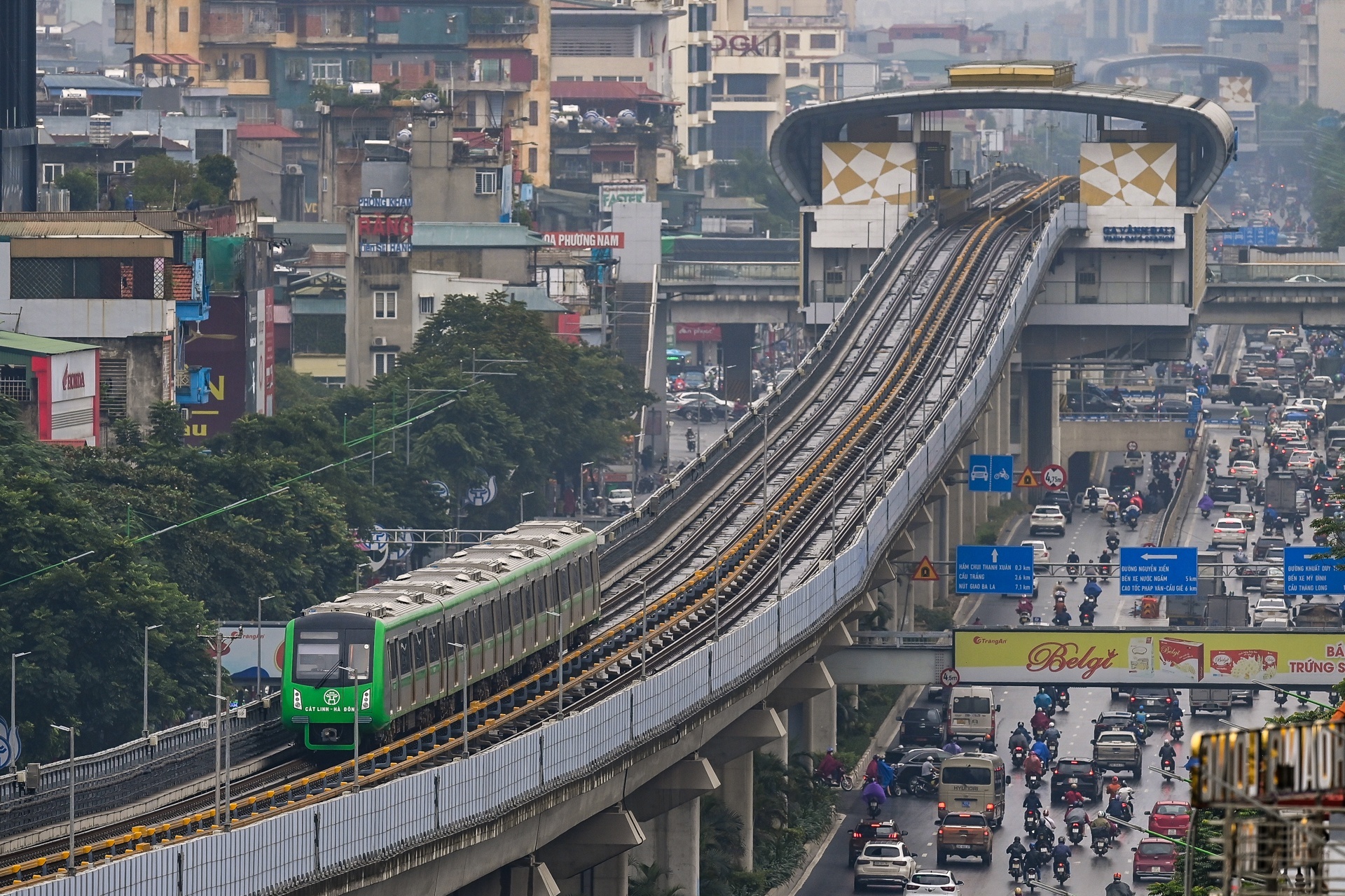 Nguoi dan TP.HCM hao huc cho tuyen metro dau tien lan banh anh 3