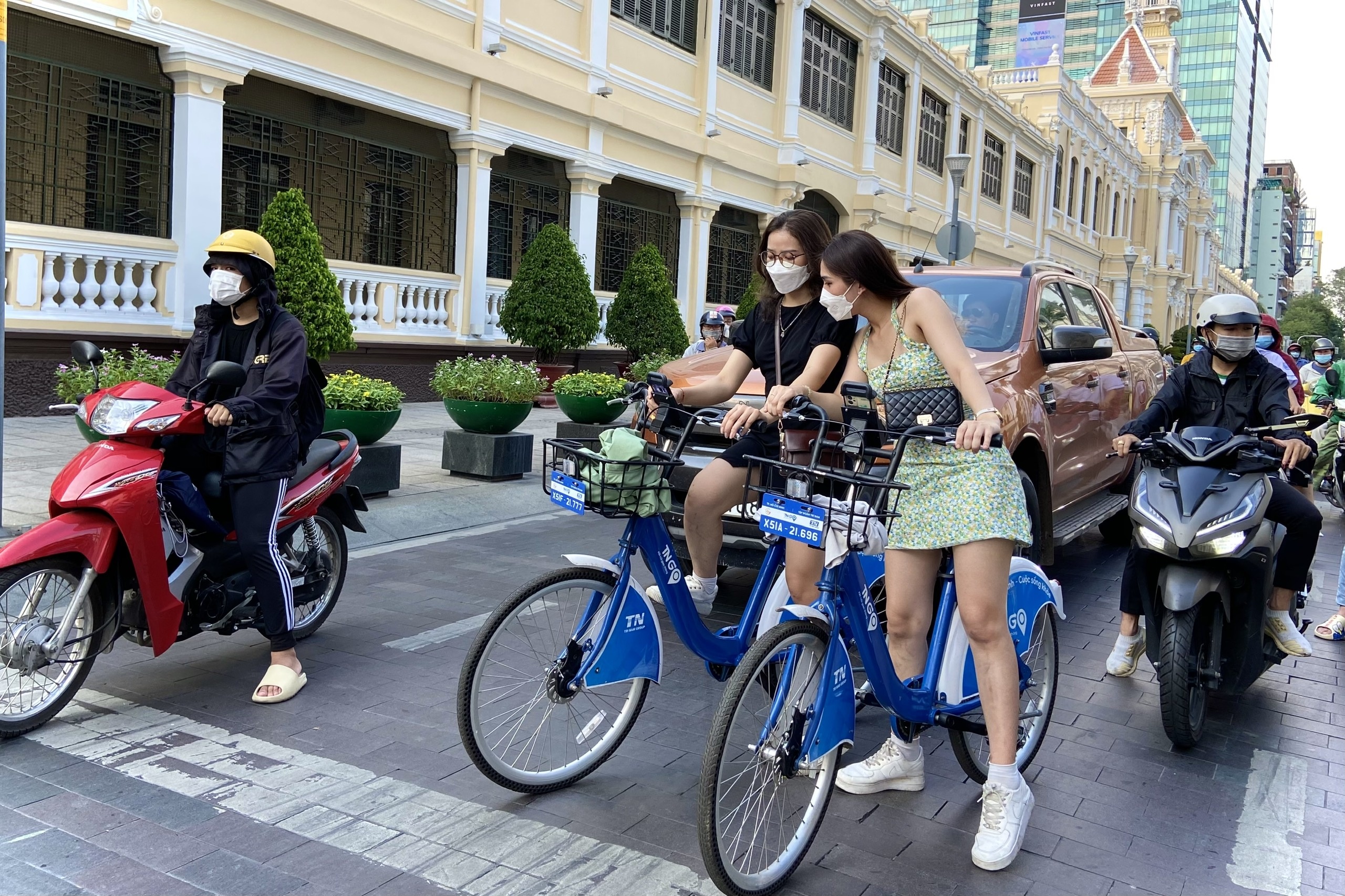 Nguoi TP.HCM ung ho mo rong xe dap cong cong o nhieu quan anh 2