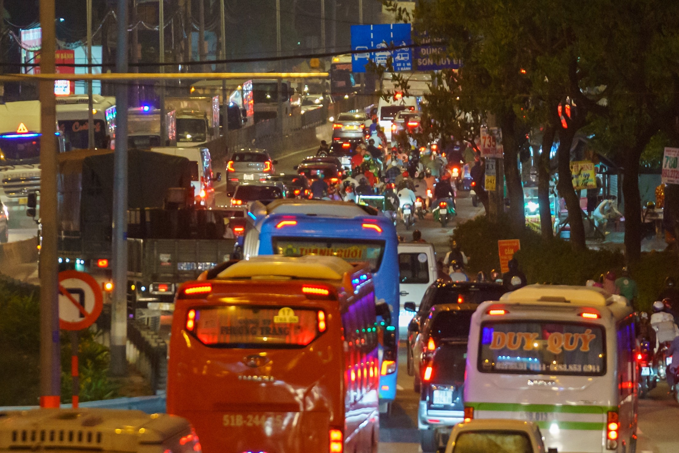 cua ngo TPHCM un u anh 4