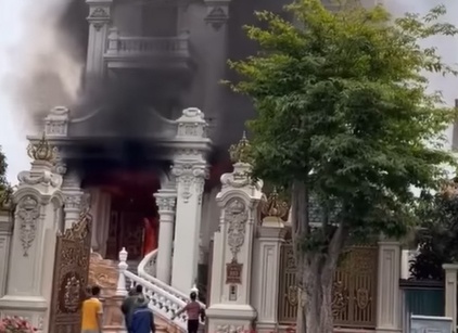 Chay biet thu o thanh pho Cam Pha hinh anh