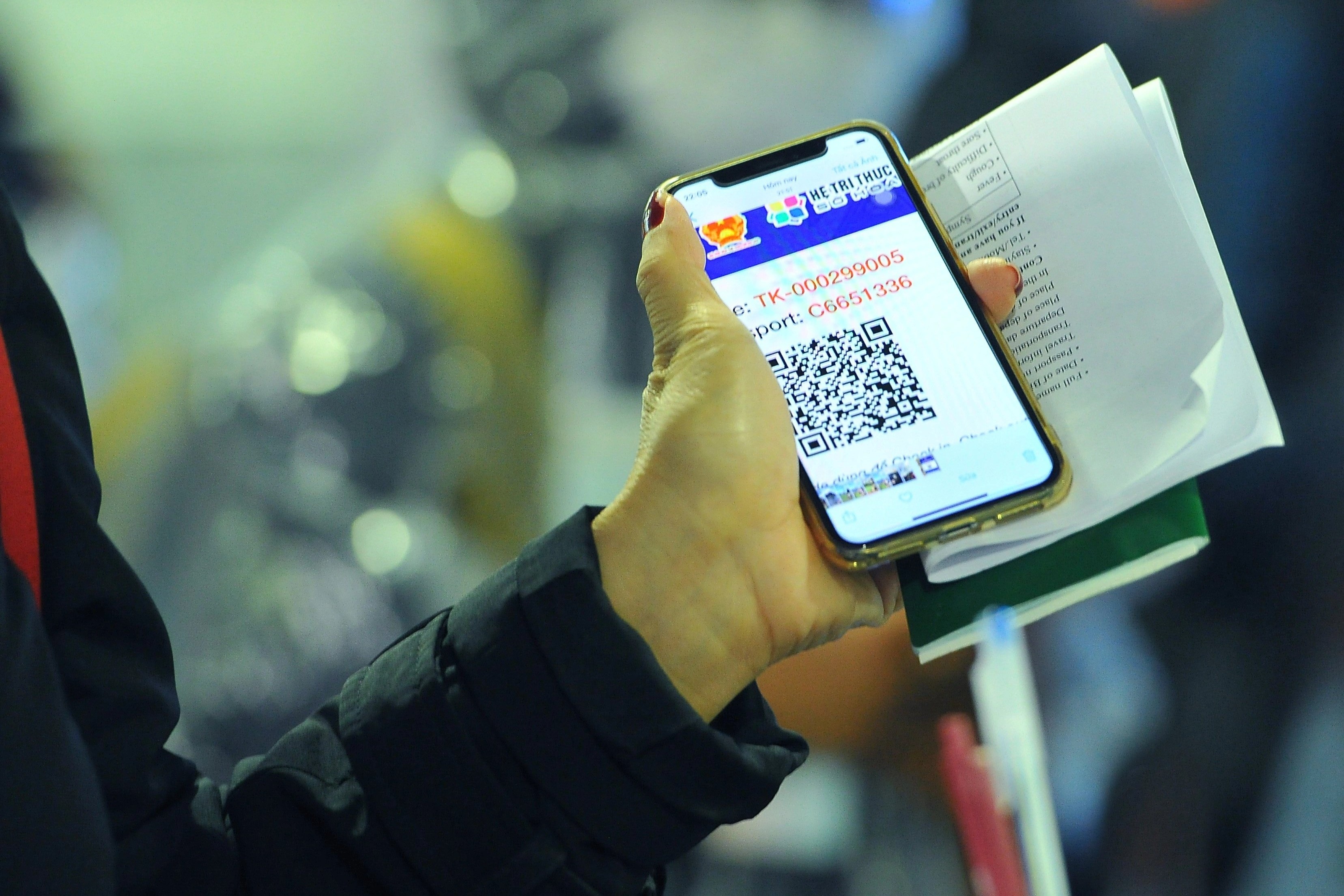 De xuat bo khai bao y te voi nguoi nhap canh o Tan Son Nhat hinh anh