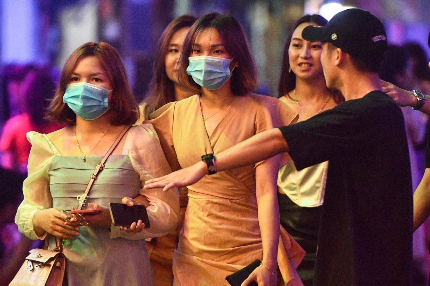 TP.HCM quy dinh tat ca nguoi dan phai deo khau trang hinh anh