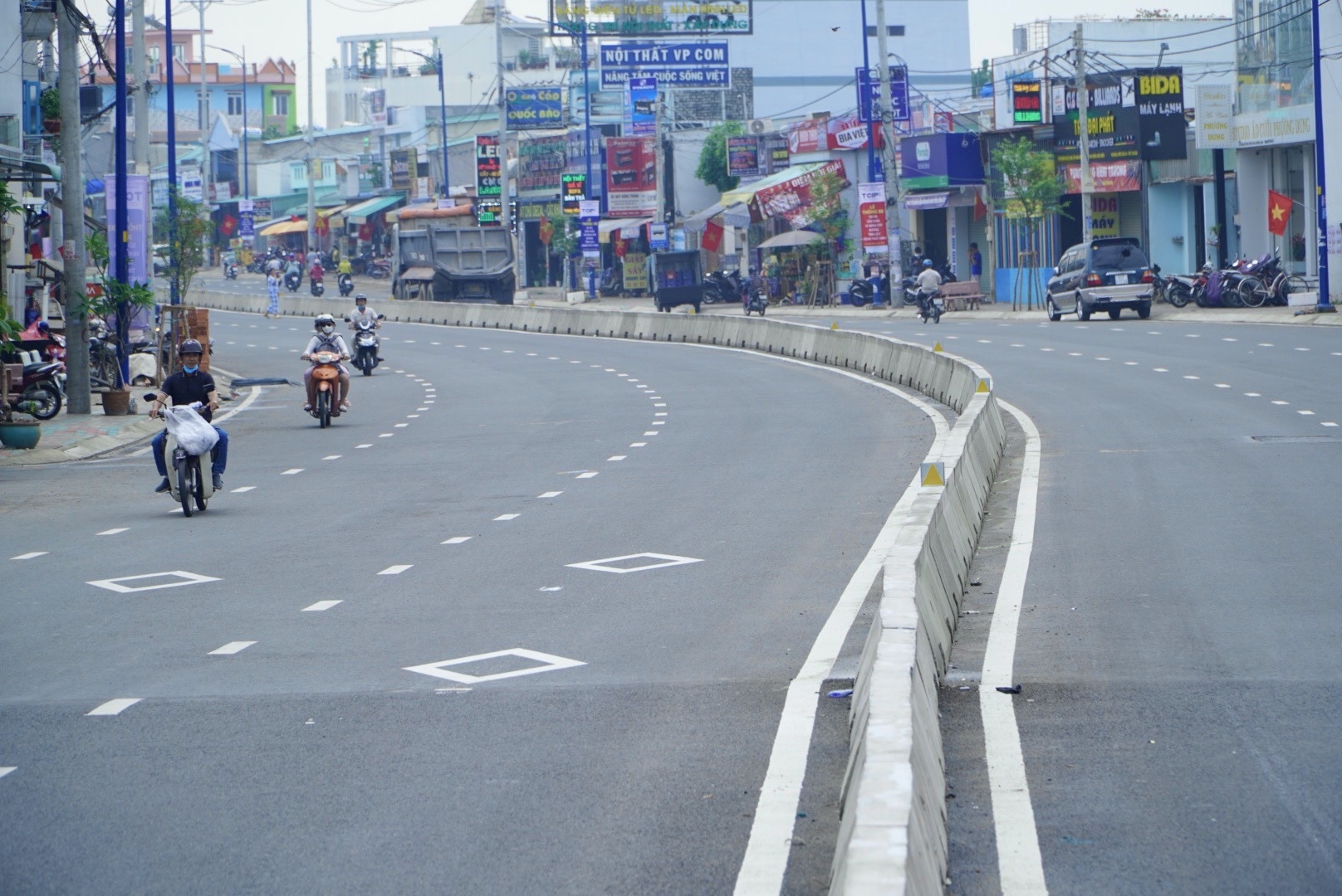 Nguoi dan TP.HCM tam biet con duong ngap nuoc hon 20 nam anh 3