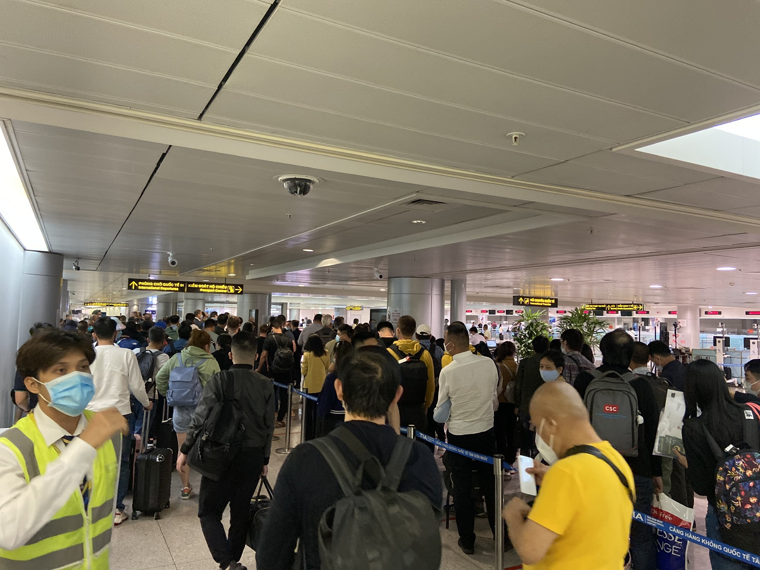 Thay doi quy dinh nhap canh o san bay Tan Son Nhat anh 2