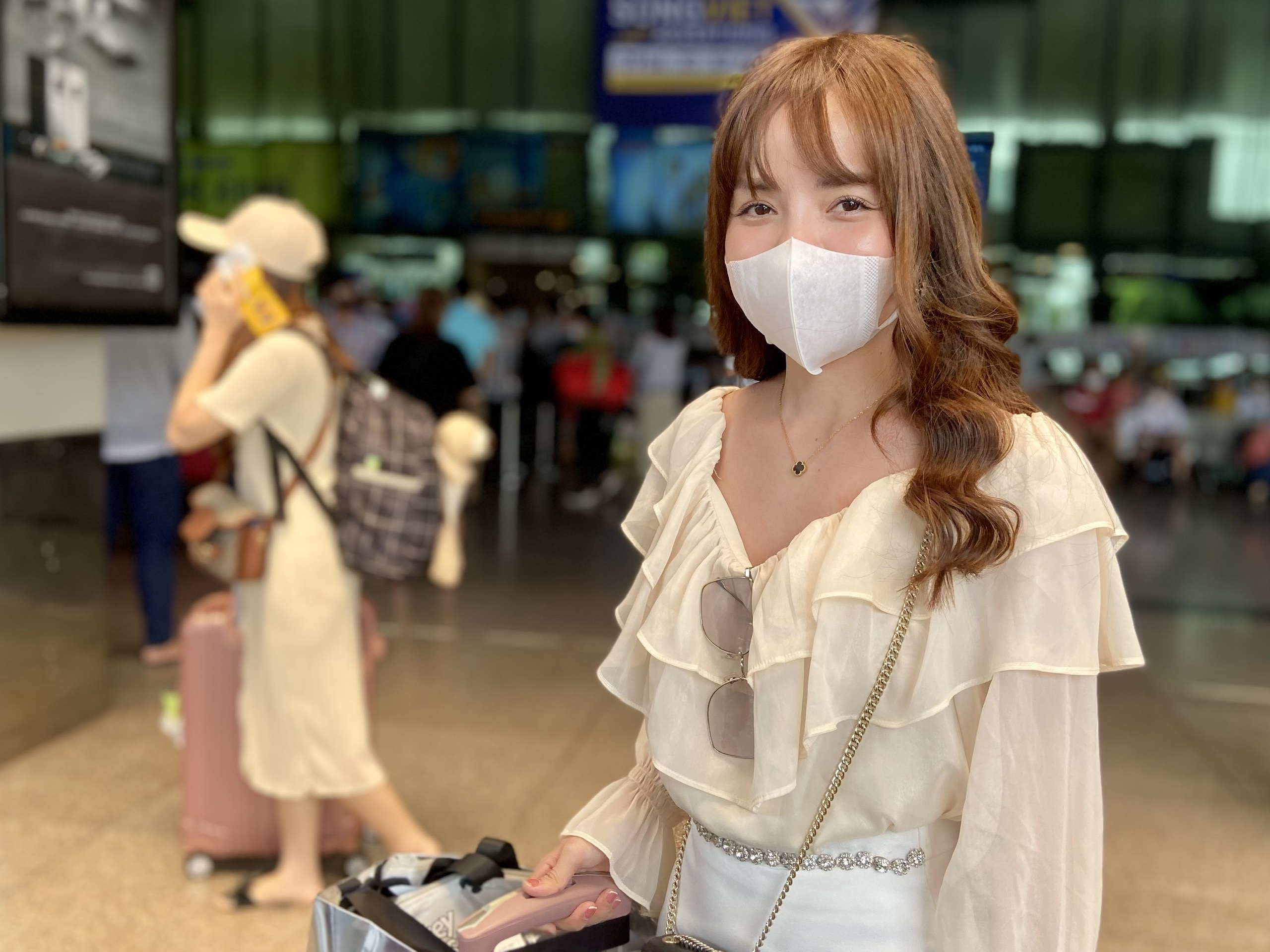 Khach qua Tan Son Nhat tang dot bien hon 100.000 luot o ngay le cuoi anh 2