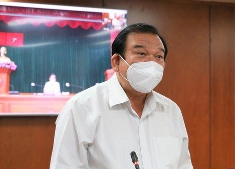 Ong Le Minh Tan nghi huu truoc tuoi hinh anh