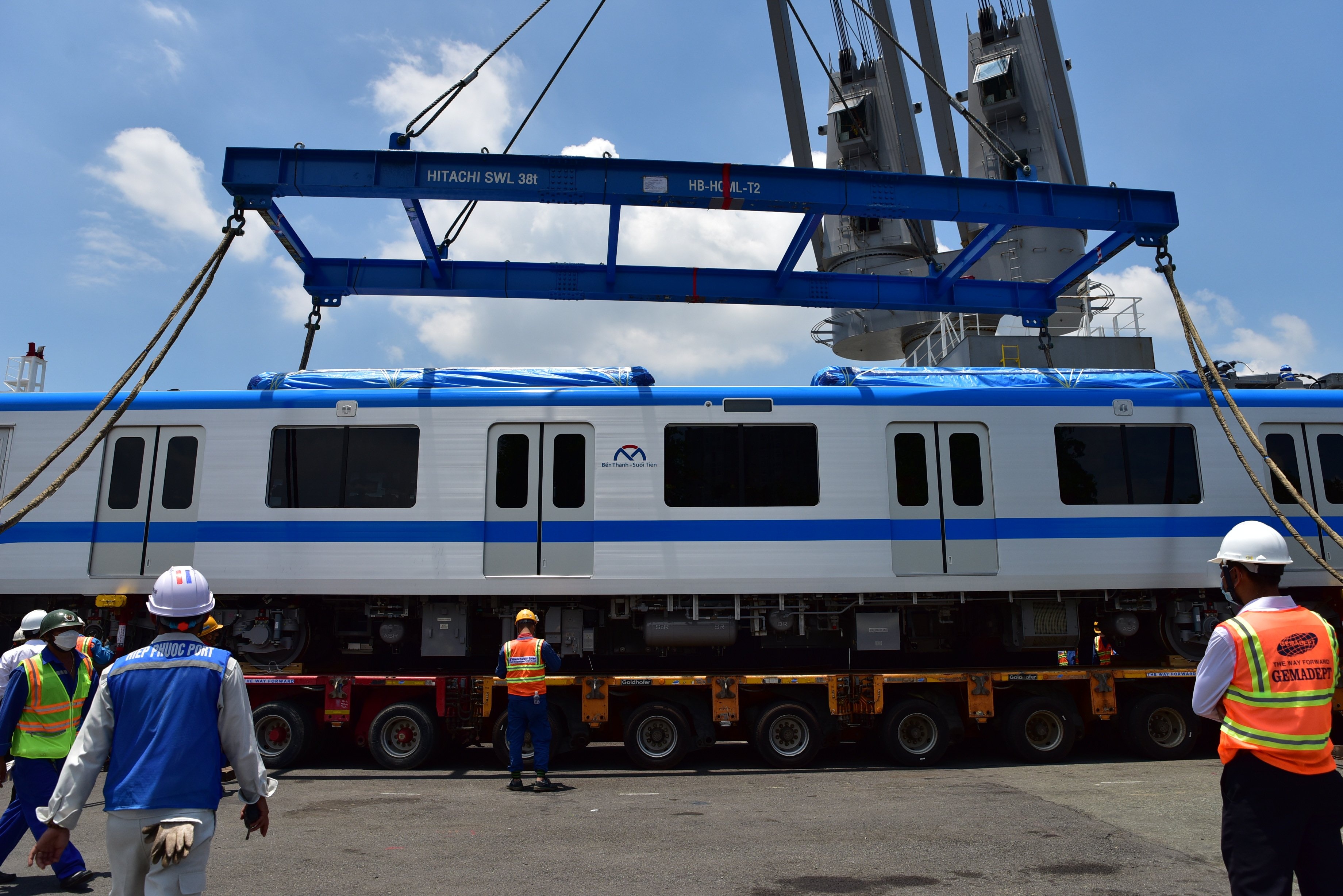 Hai doan tau metro so 1 cuoi cung da ve TP.HCM anh 5