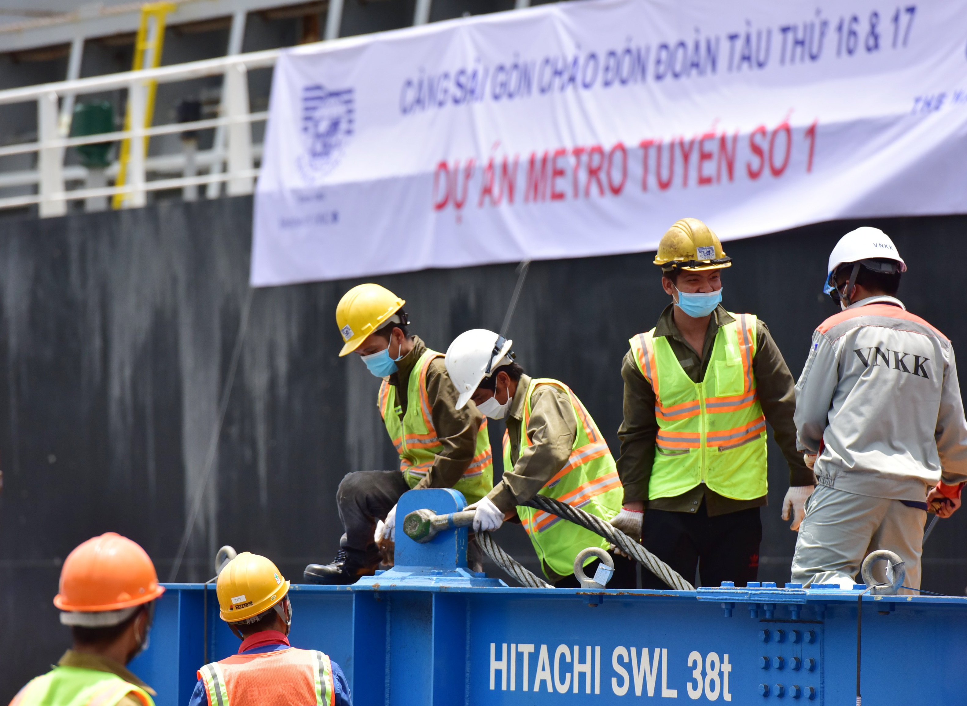 Hai doan tau metro so 1 cuoi cung da ve TP.HCM anh 2
