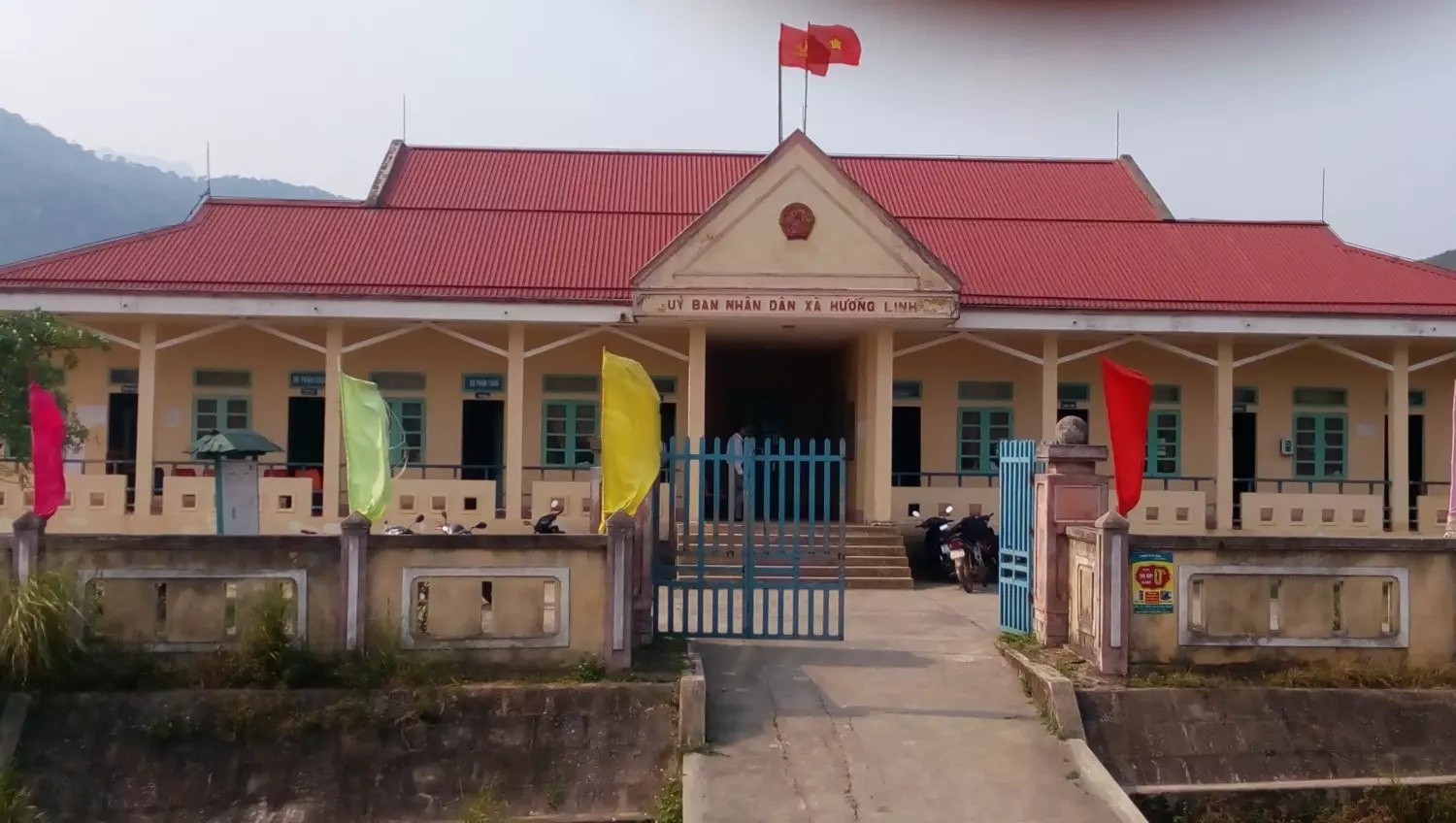 Huyen 'nga ngua' vi can bo xa am tham thi cong chuc 'chui' o noi khac hinh anh