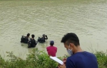 Thi the nu sinh lop 8 o Quang Nam noi tren ho, nghi tu tu hinh anh