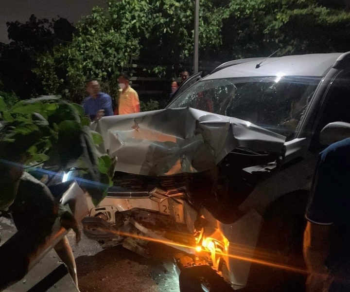 Oto tong trung thanh cau, 2 nguoi chet hinh anh