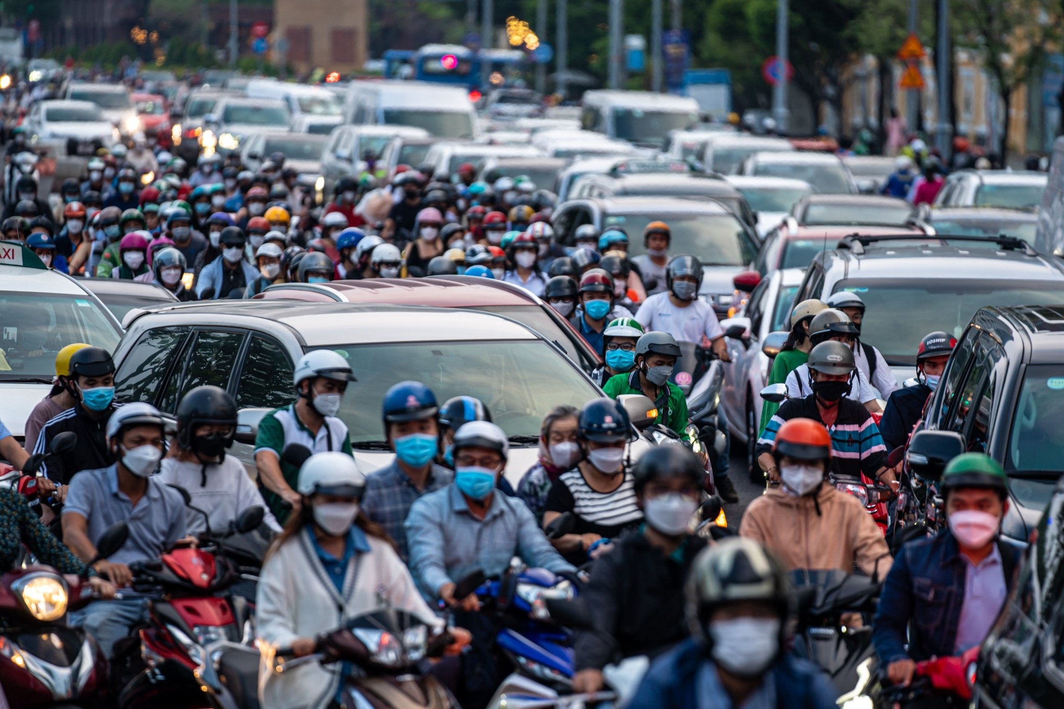 TP.HCM muon bo xe xang dau, thay bang xe dien trong tuong lai hinh anh