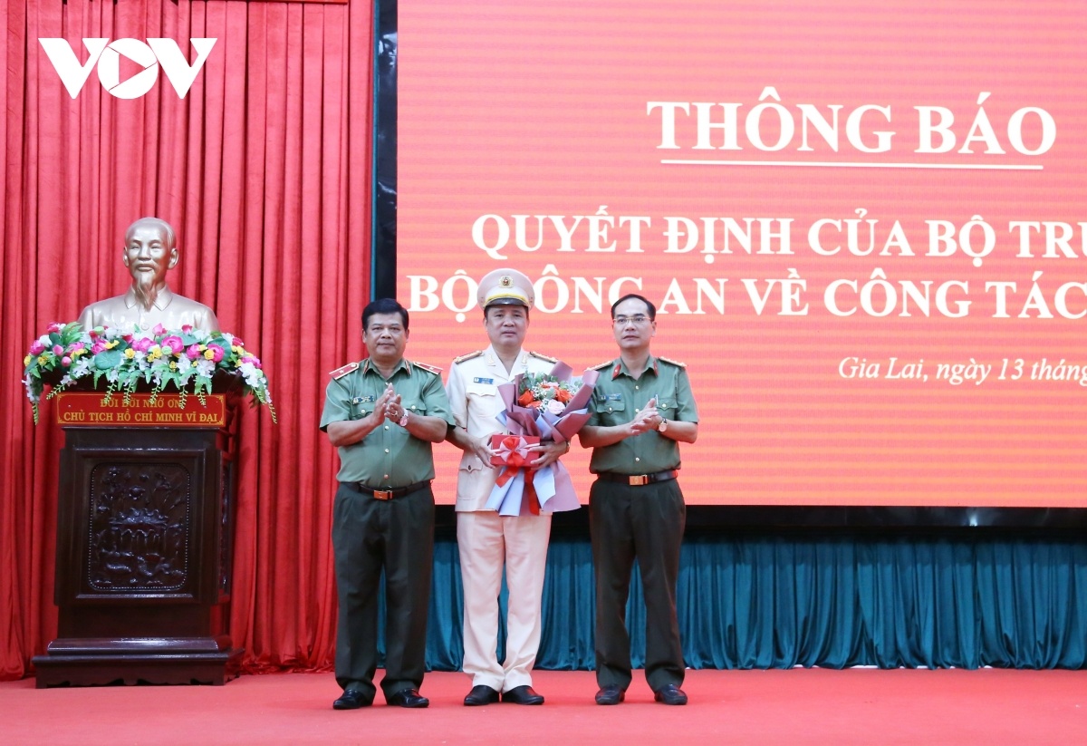 Dai ta Le Van Ha lam Pho Tu lenh Canh sat Co dong anh 1