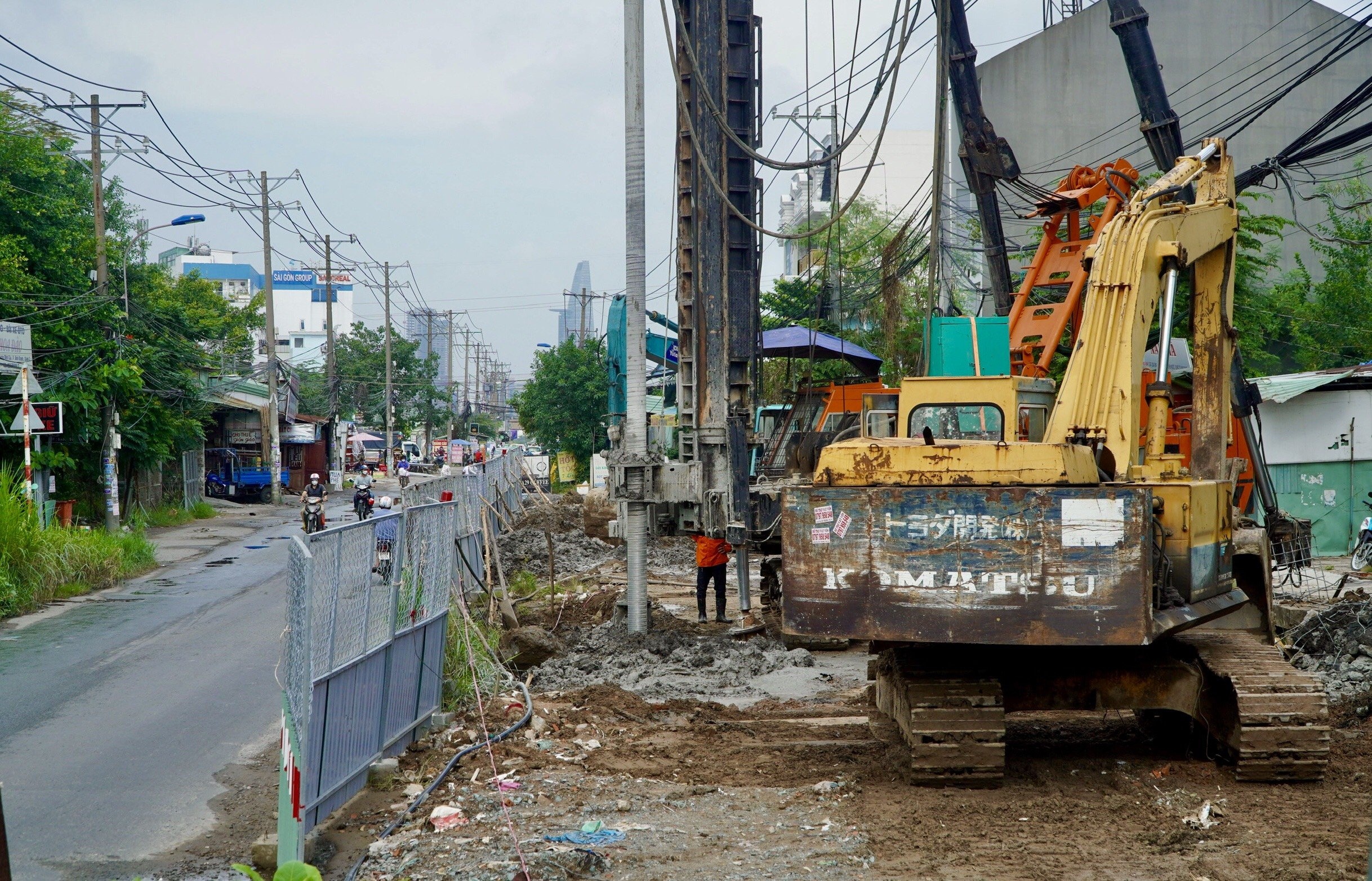 Nguoi dan TP.HCM phan khoi khi duong Luong Dinh Cua tai thi cong anh 3