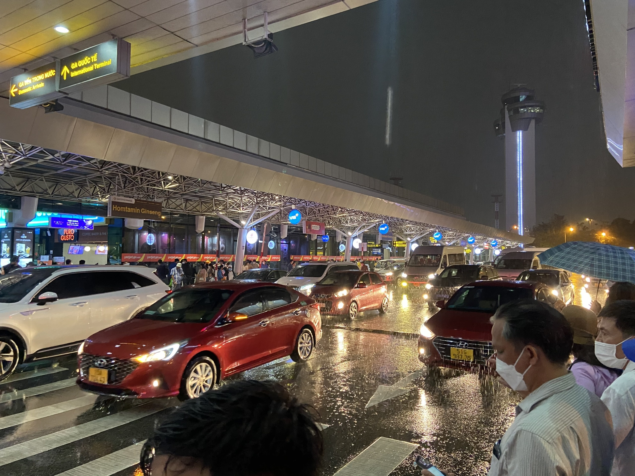 mua to may bay khong the ha canh anh 1