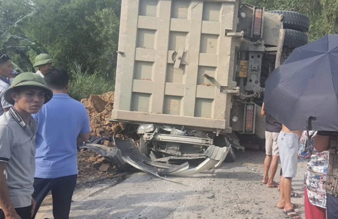 Vu xe tai de nat xe con: Vi sao nam thanh nien song sot ky dieu? anh 1