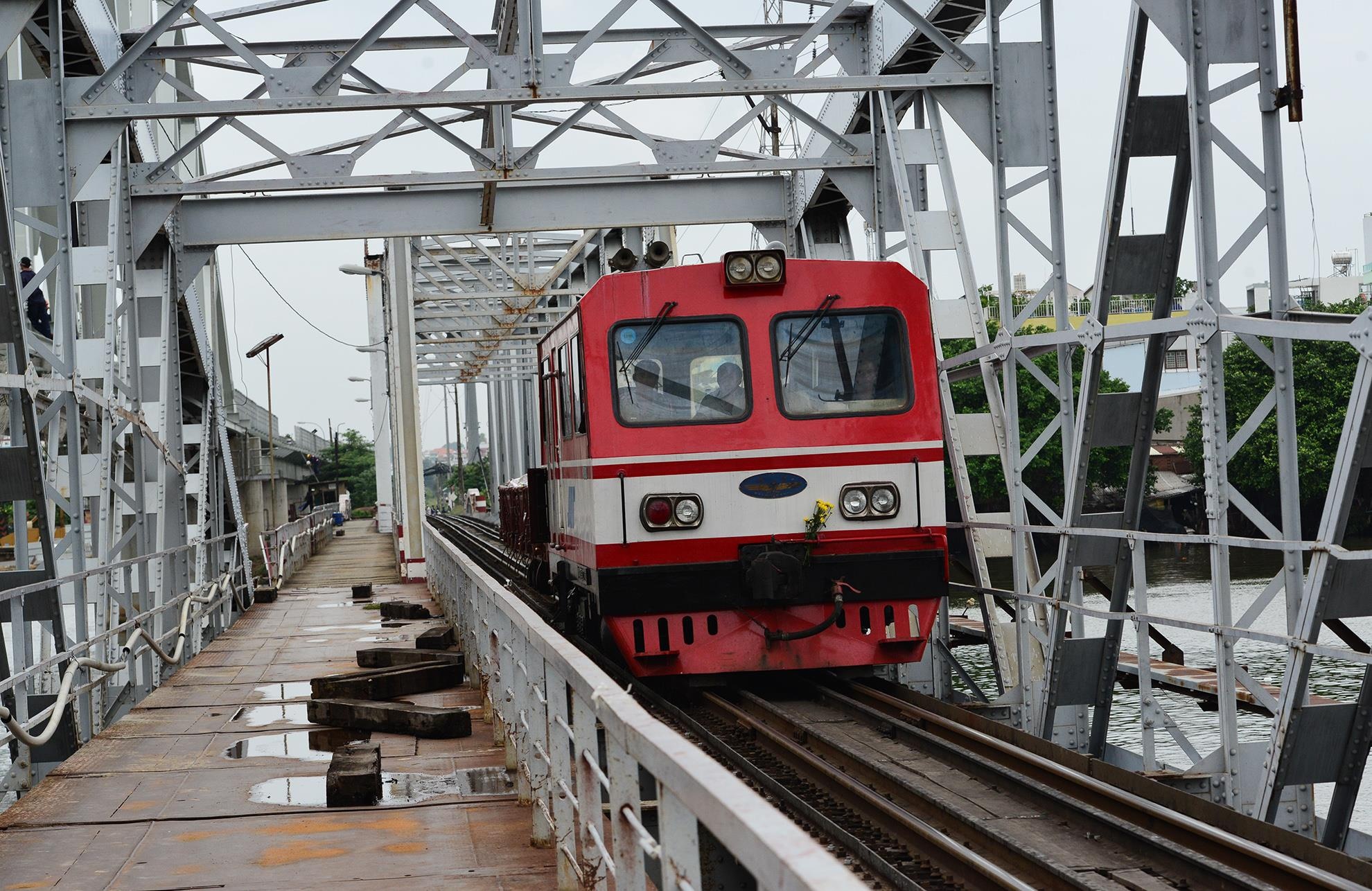 2 phuong an bao ton cau duong sat 120 nam tuoi o TP.HCM hinh anh