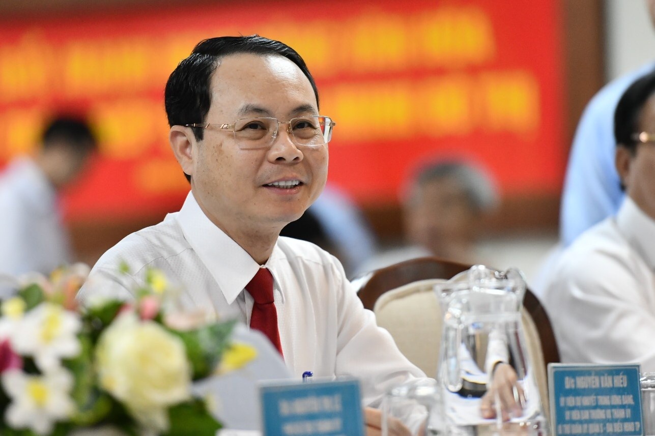 Ong Nguyen Van Hieu lam Pho Bi thu Thanh uy TP.HCM anh 1