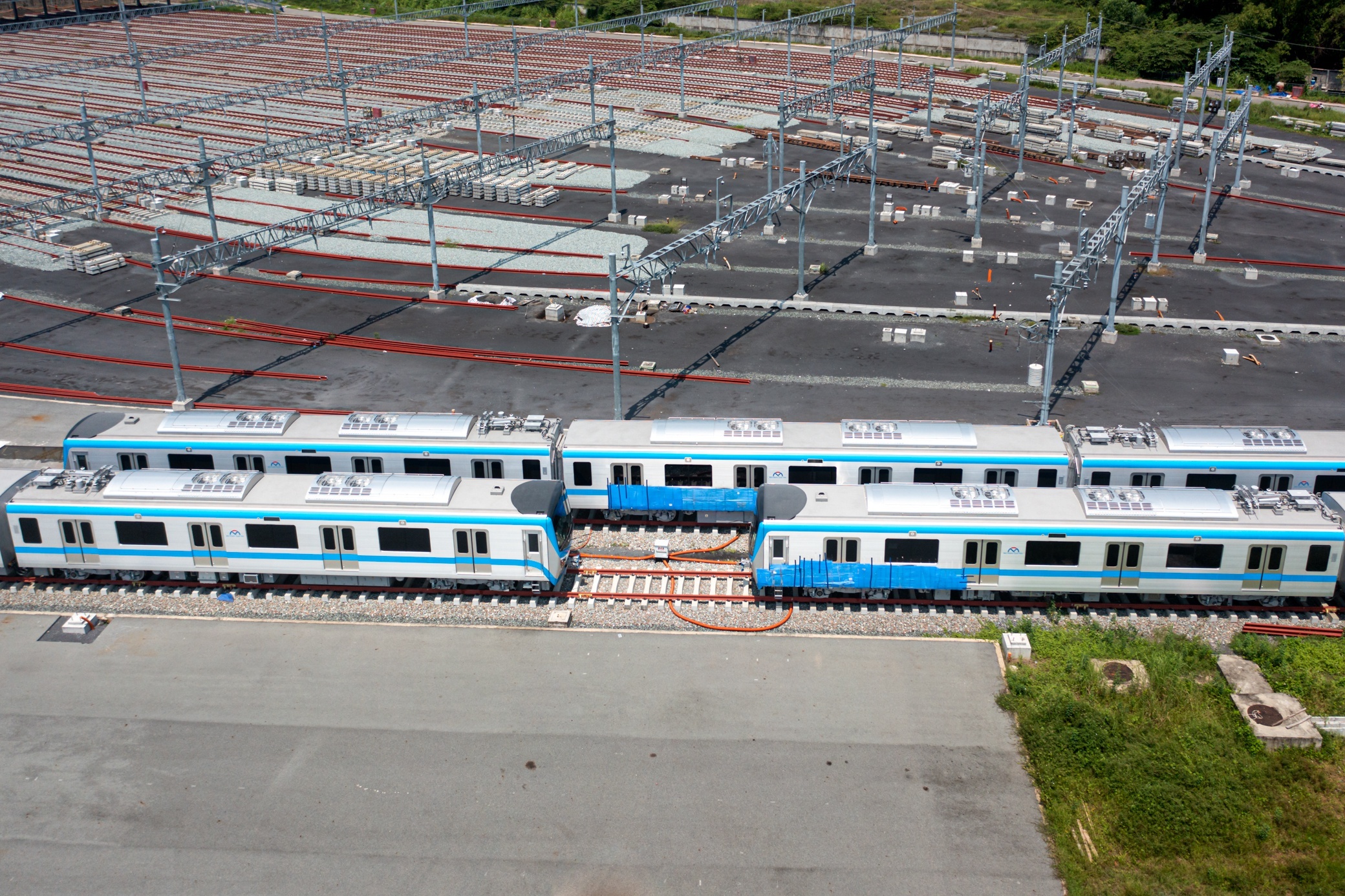 Ke trom lay nhieu vat tu o metro so 1 TP.HCM hinh anh