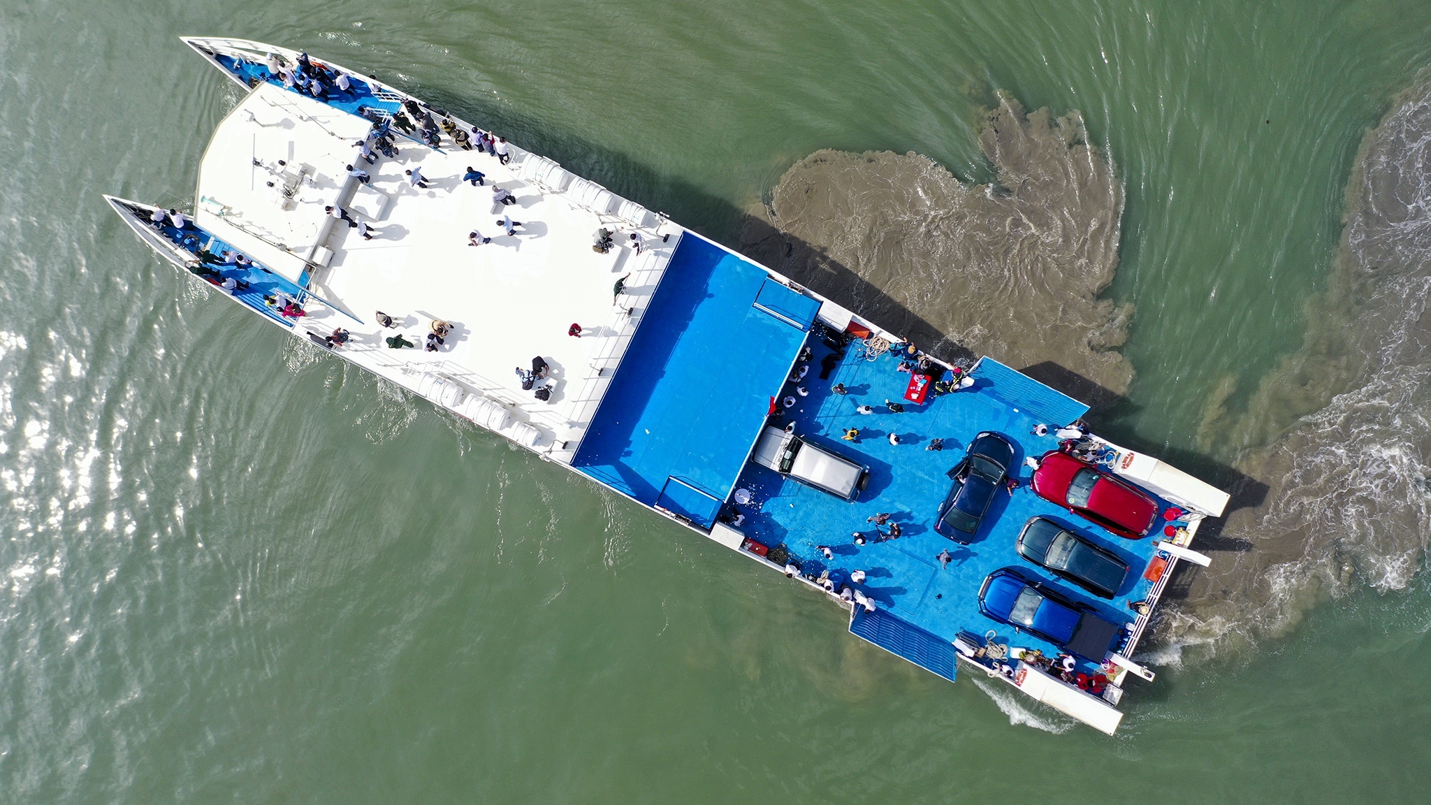 Thuc tien do khai thac tau cao toc TP.HCM di Con Dao hinh anh