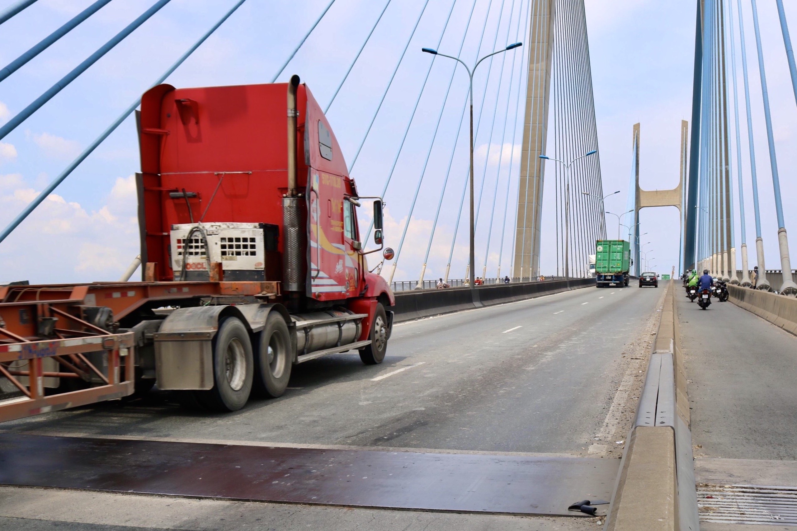 Sua khe co gian, mot phan cau Phu My bi rao 3 thang hinh anh