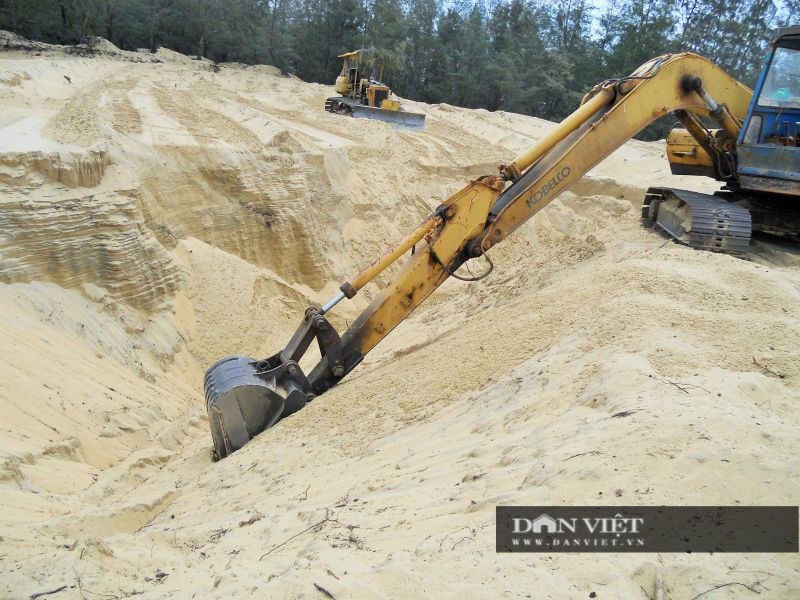 Can bo van phong dat dai xin nghi viec vi so o tu anh 2