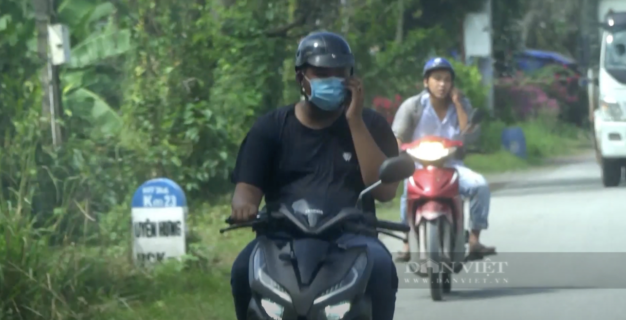 'Chim moi' canh gioi cho xe qua tai ne CSGT o Binh Duong anh 2