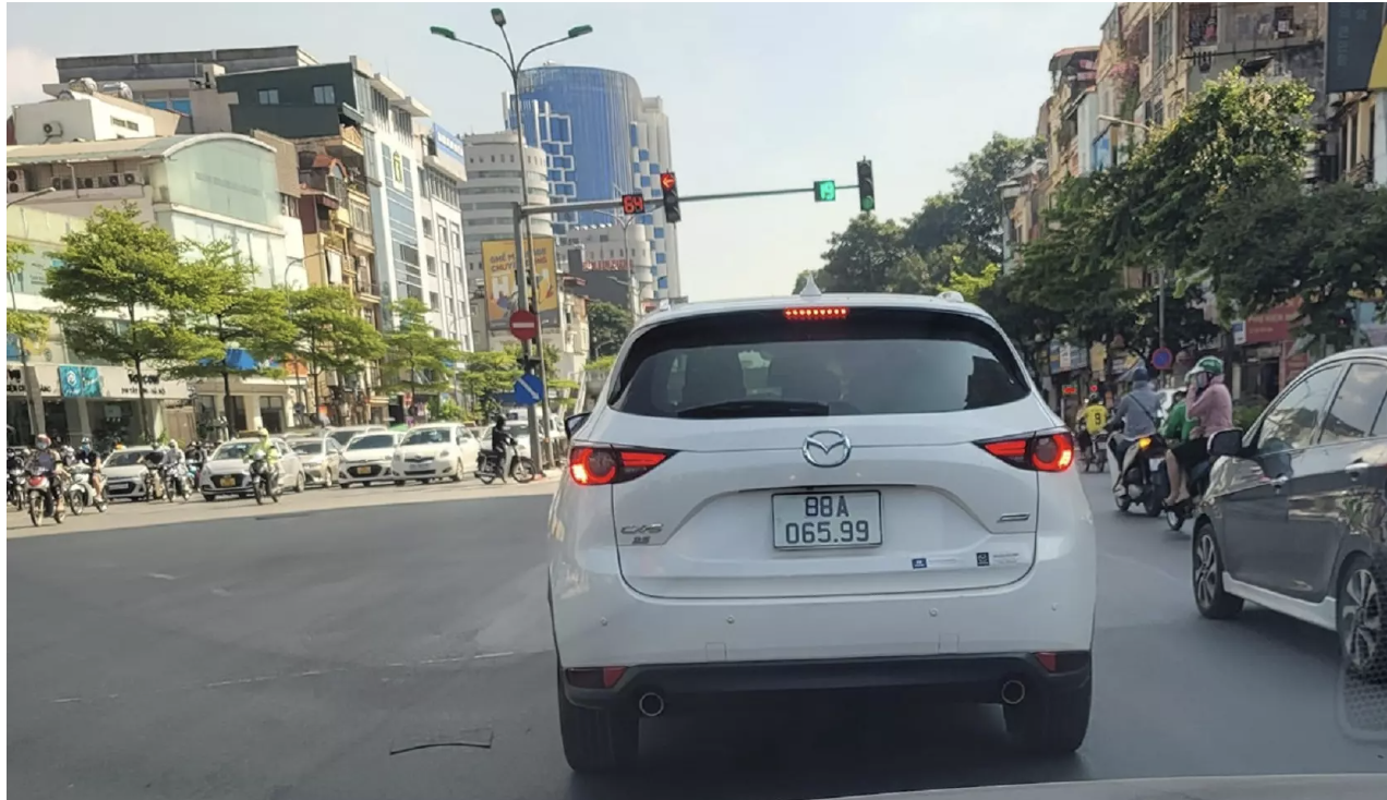 oto lam bien gia de ne phat nguoi anh 3