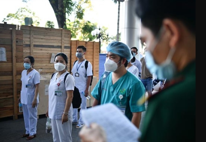 Hang tram nhan vien y te o Dong Nai nghi viec hinh anh
