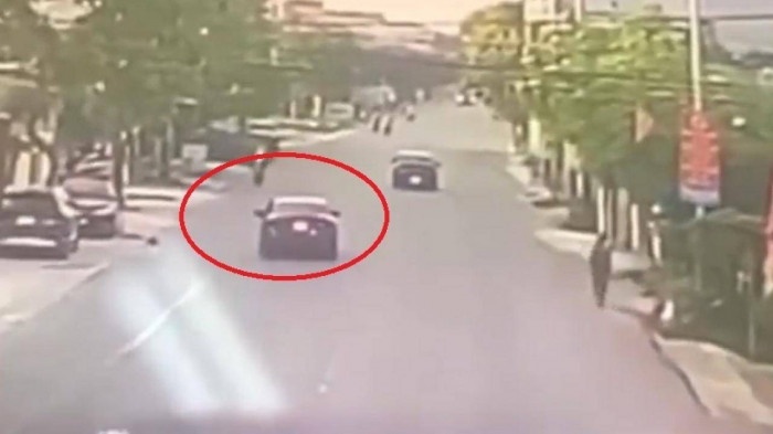 Tai xe lai Mazda gay nao loan Ninh Binh, tong vao nhieu xe khac hinh anh