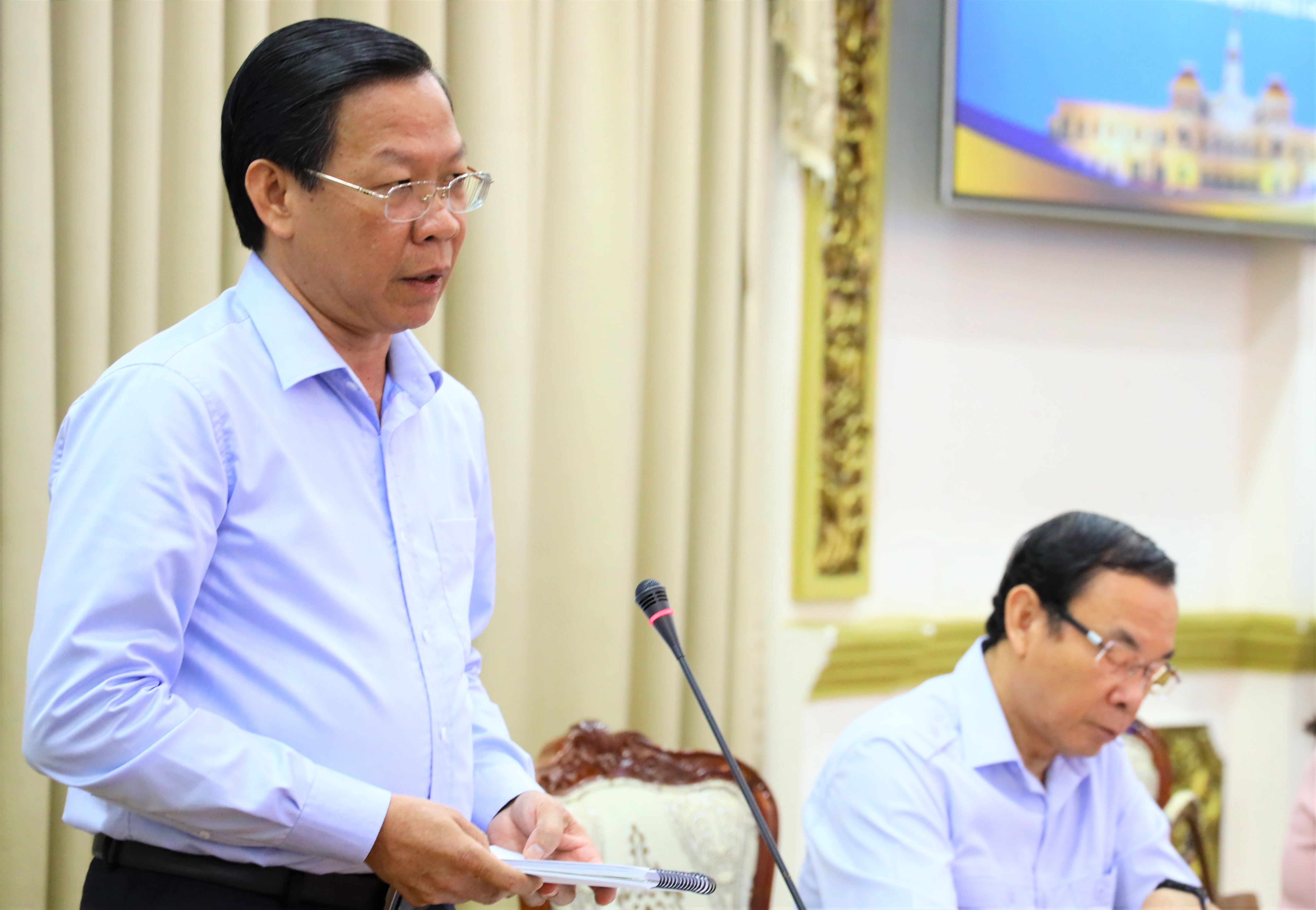 Chua huyen nao o TP.HCM len thanh pho, gia dat da len cao hinh anh