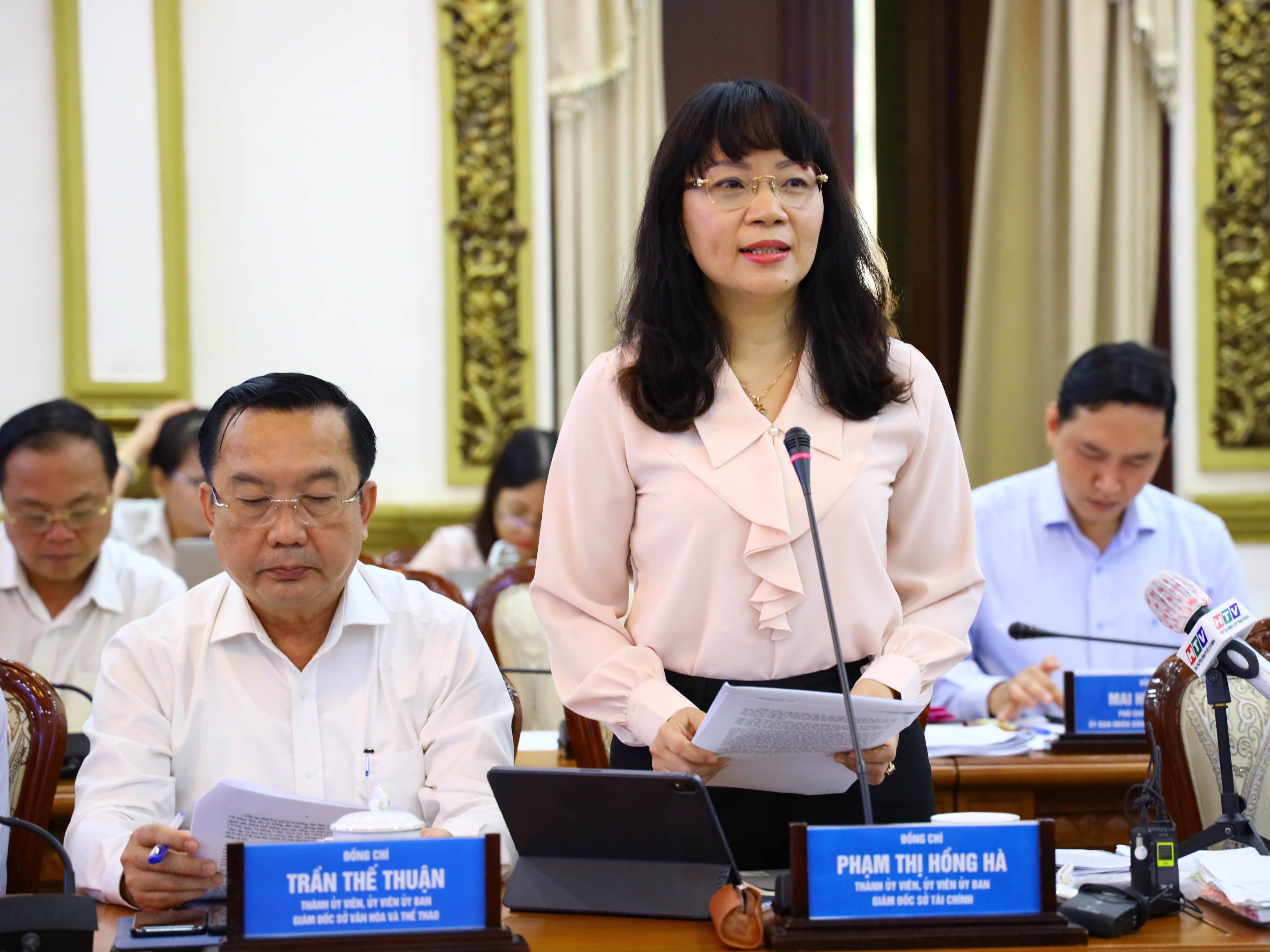 Chu tich UBND quan 1: Muon sua chua via he phai cho TP.HCM rot von hinh anh