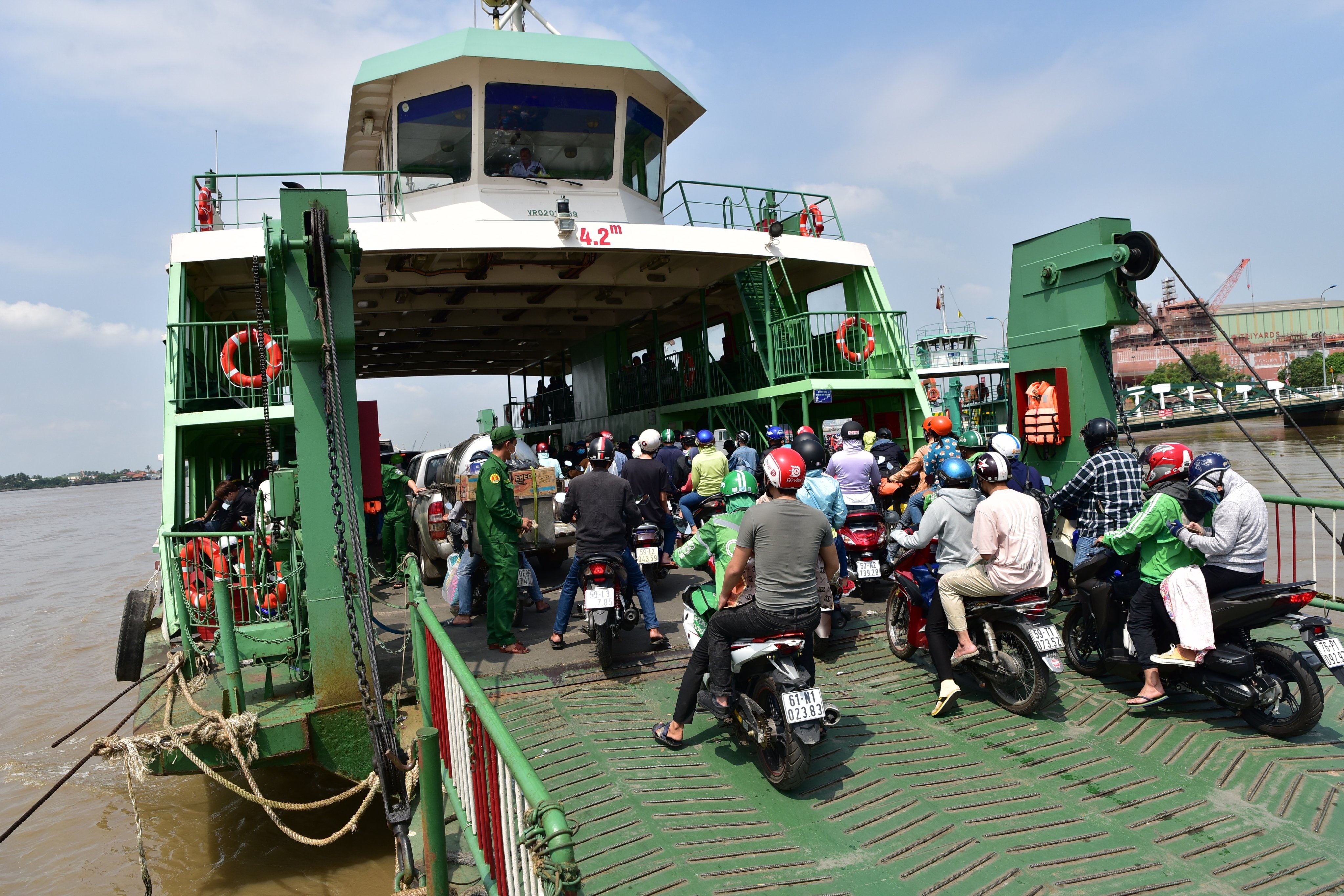 5 phuong an xay cau thay pha Cat Lai hinh anh