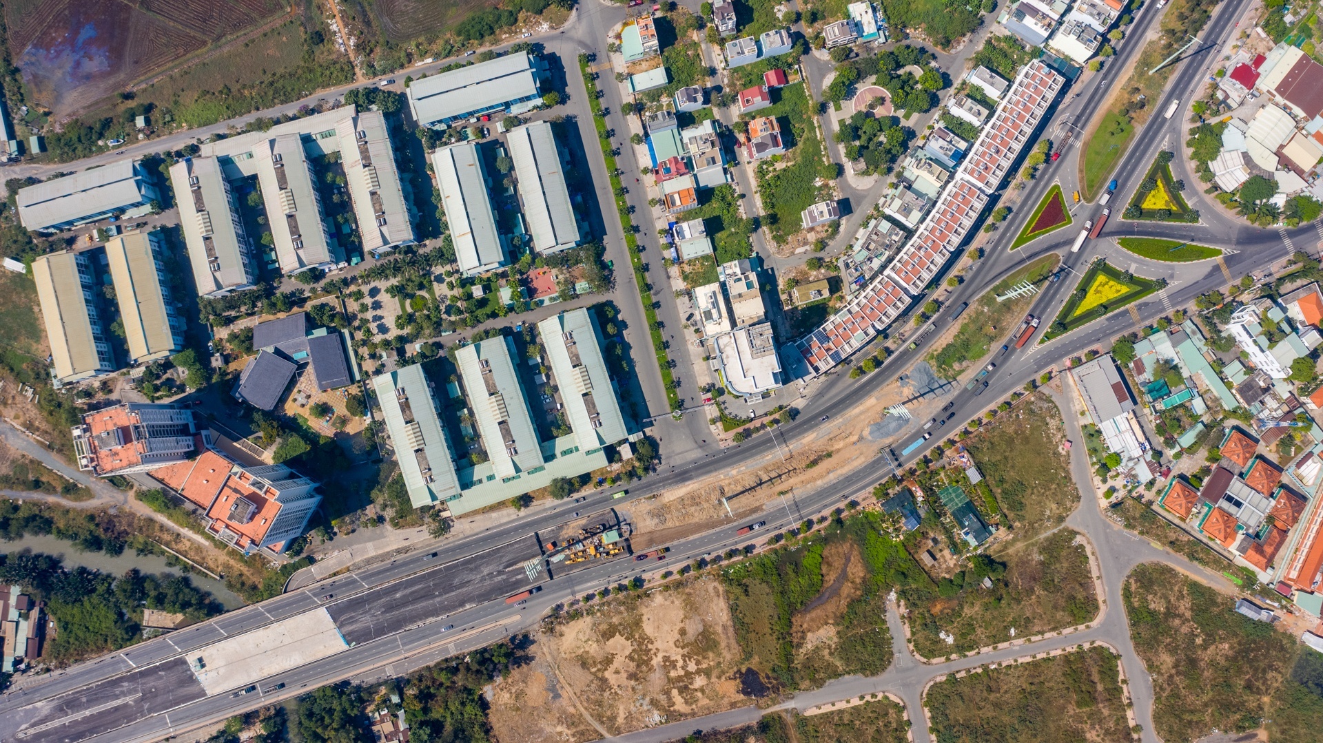 TP.HCM tang von,  lui thoi gian thuc hien nut giao My Thuy anh 1