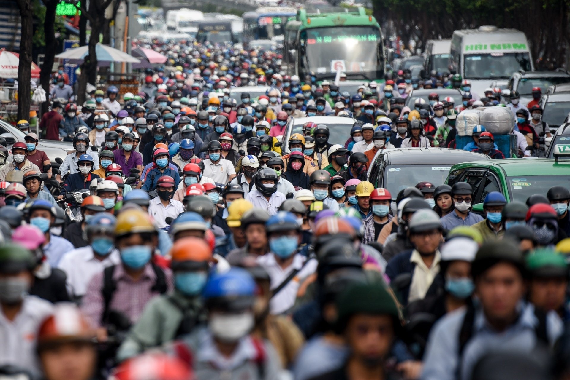 Bo truong Nguyen Chi Dung: Khong som giam xe may, TP.HCM van un tac hinh anh