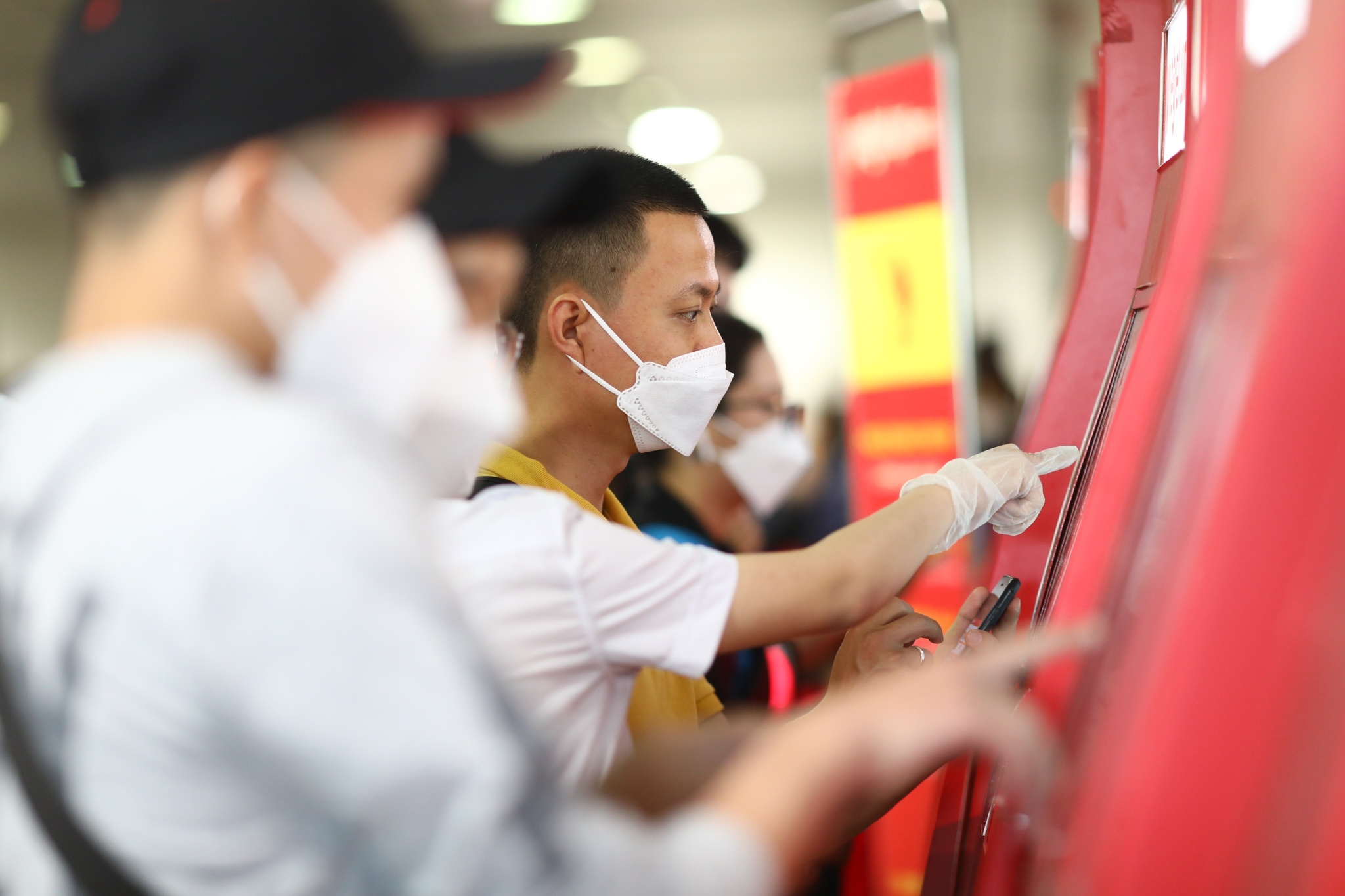 Chuyen gia hang khong: Thu tien check-in nhanh do 'nham mat lam ngo' hinh anh