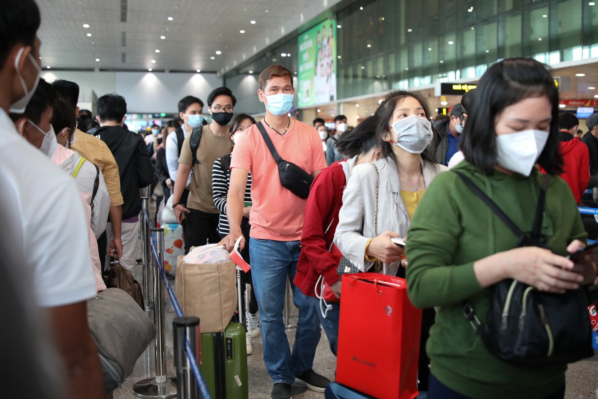 Siet viec tuan thu ke hoach bay cua cac hang de giam cham,  huy chuyen anh 1