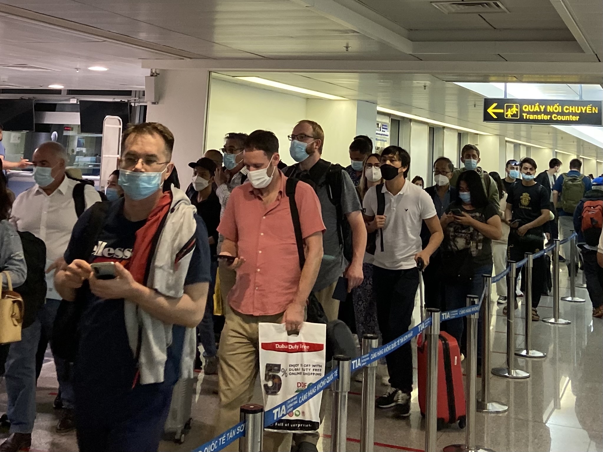 TP.HCM muon mo khai bao y te voi nguoi nhap canh hinh anh