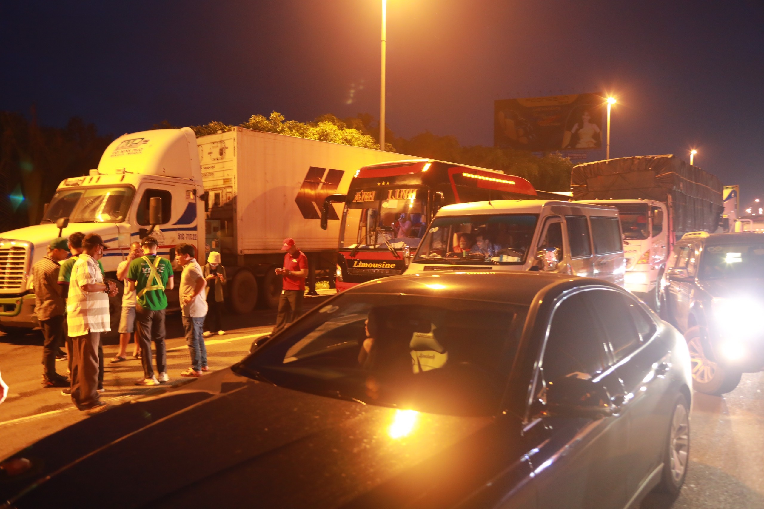 Tac 2 km lan thu phi khong dung qua cao toc TP.HCM - Long Thanh anh 11