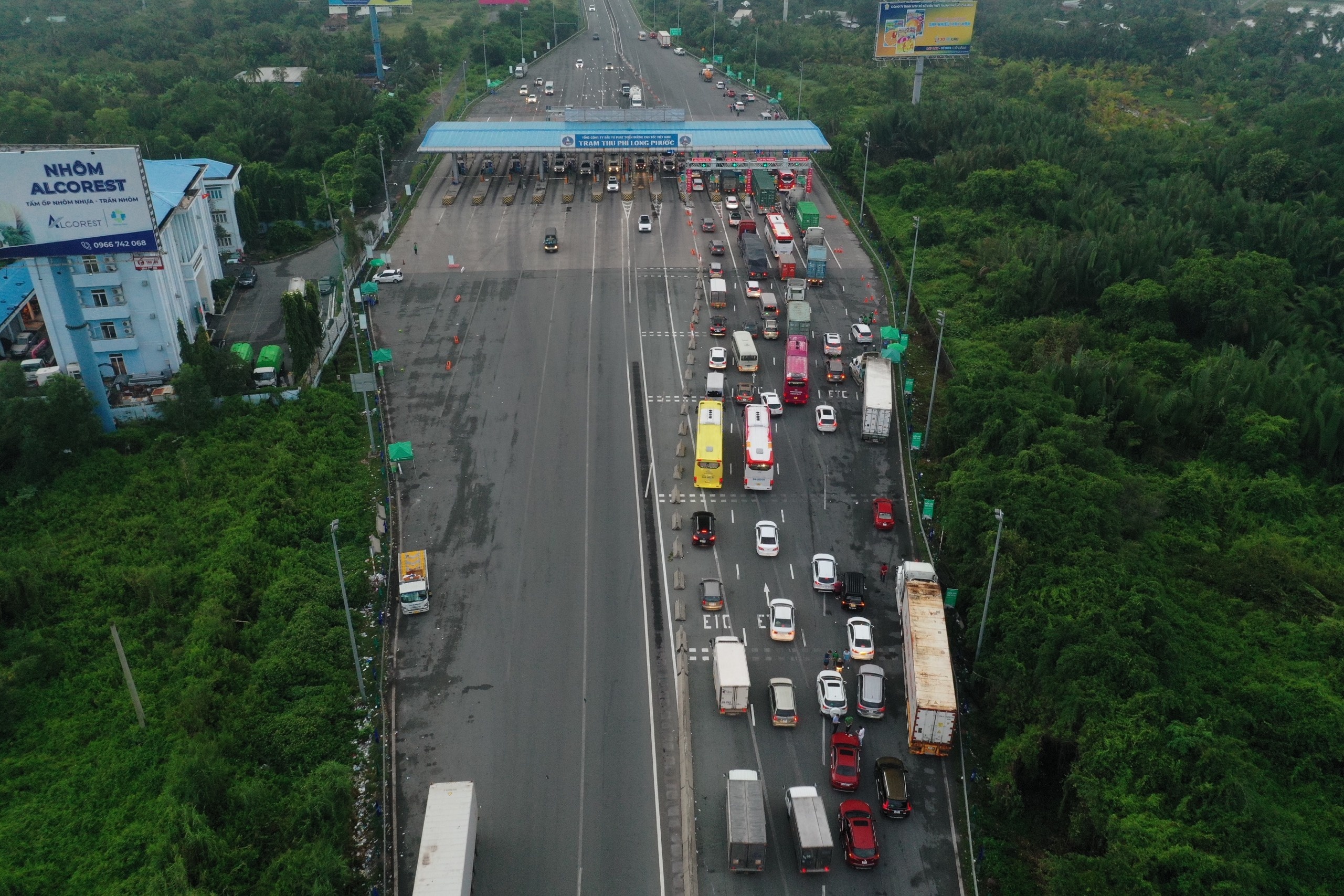 Tac 2 km lan thu phi khong dung qua cao toc TP.HCM - Long Thanh anh 4