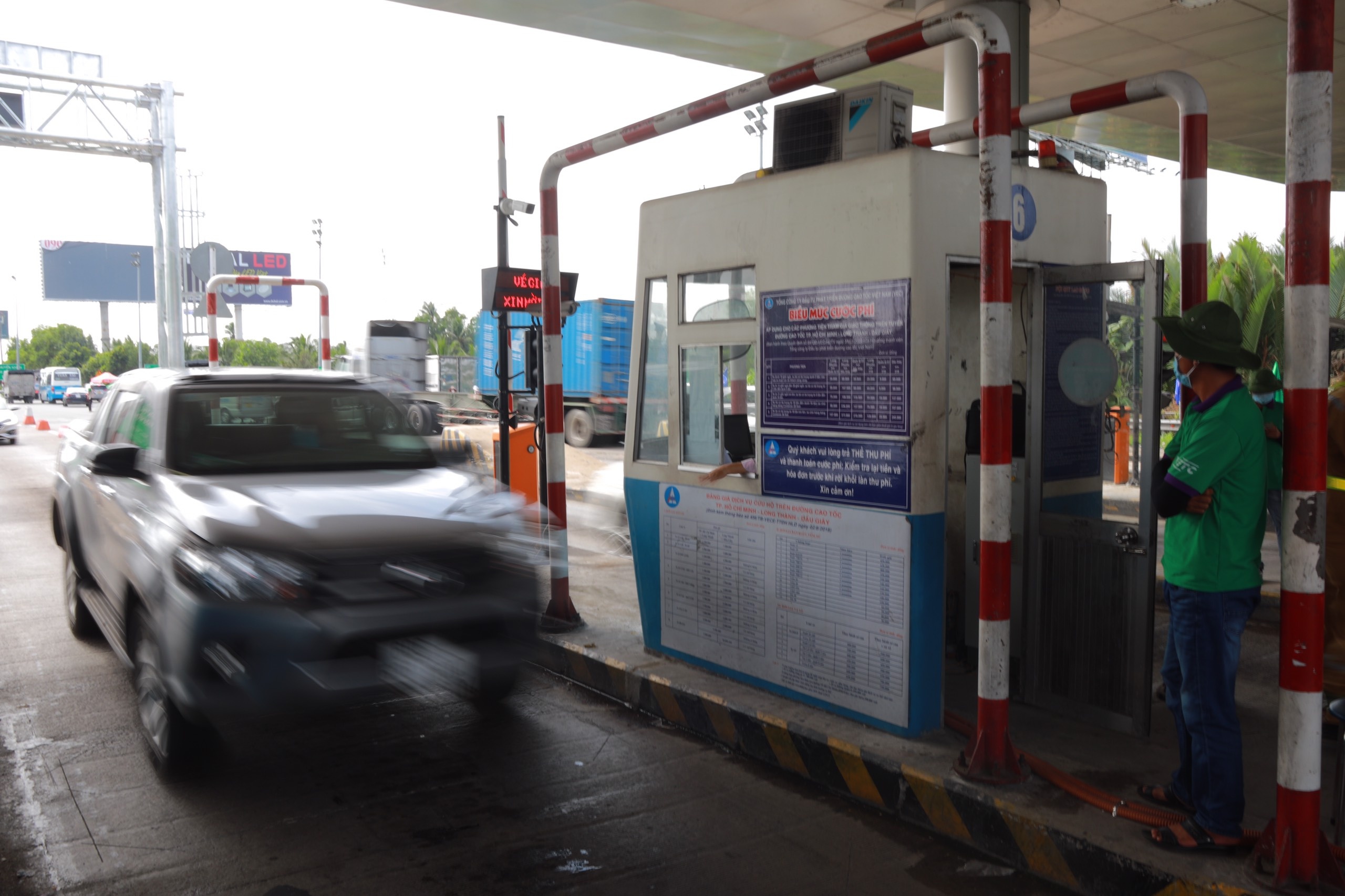 Sau 2 gio un tac,  cao toc TP.HCM - Long Thanh thoang tro lai anh 7