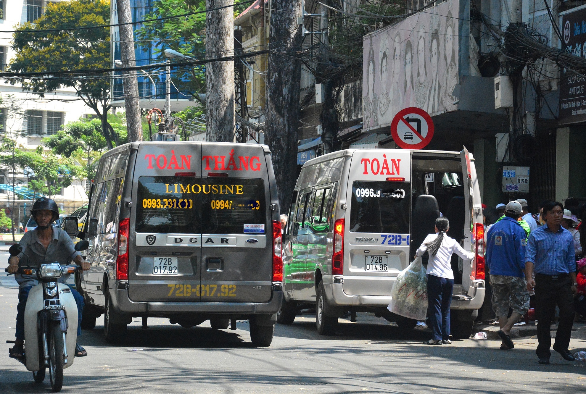 De xuat cam xe khach vao trung tam TP.HCM hinh anh