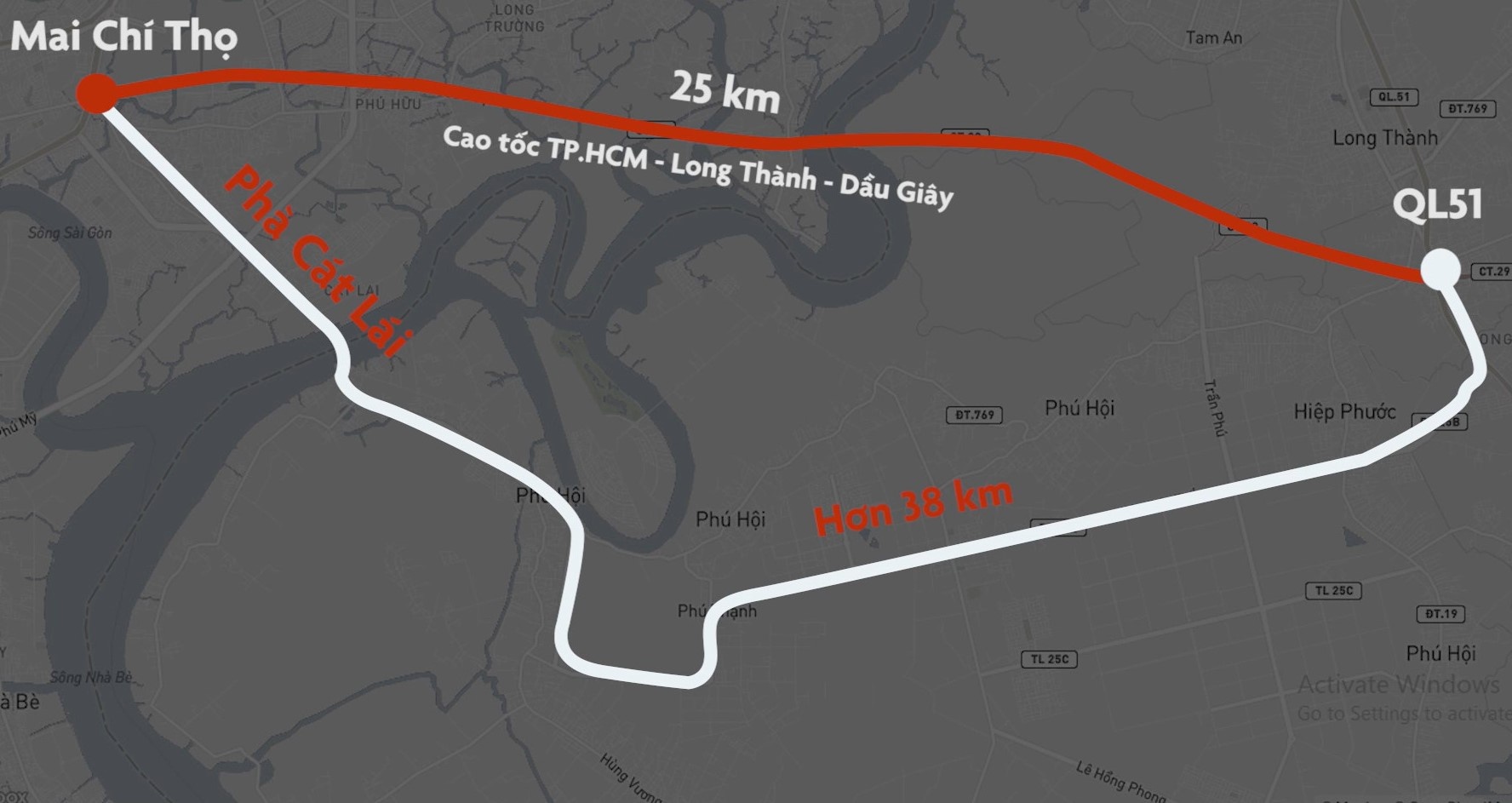 Oto qua pha Cat Lai tang gap doi anh 1