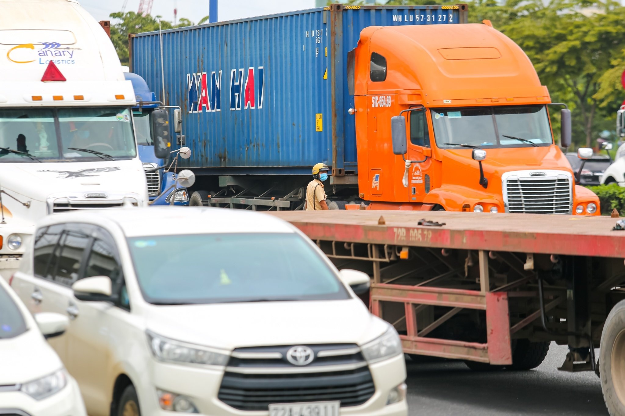 TP.HCM yeu cau giai phong hang nhanh, khong de un tac cang dip 2/9 hinh anh