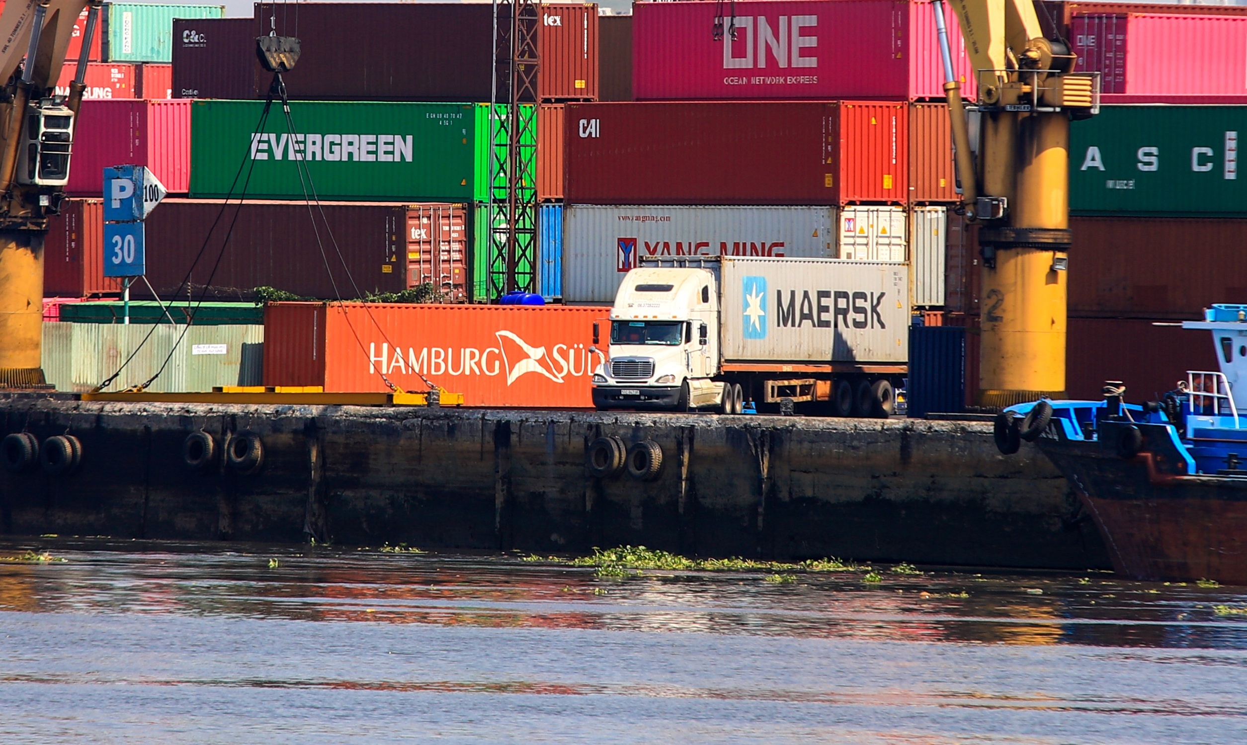 TP.HCM thu phi cang bien, gop von 11 du an ket noi ha tang hinh anh