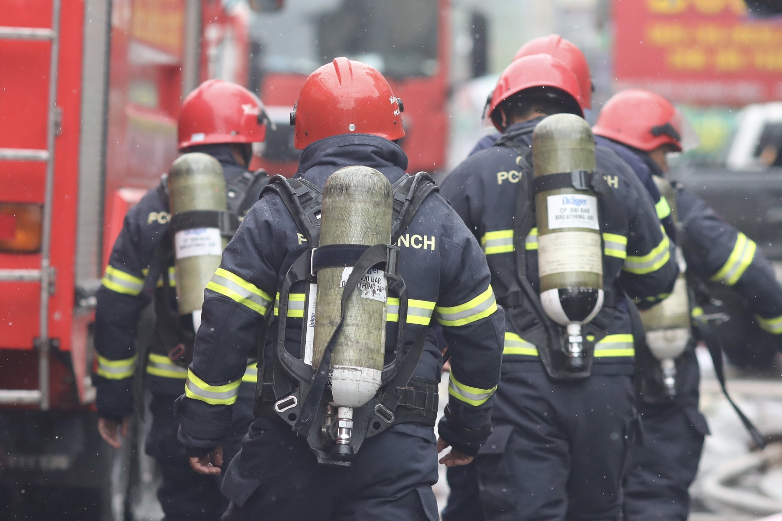 Toan canh vu chay quan karaoke o Binh Duong khien 33 nguoi thiet mang hinh anh